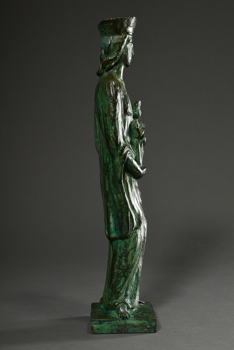 Figure of the Virgin and Child, green patinated bronze, base sign. Barnes (?), 20th century, h. 48c - Image 5 of 7