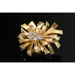 Yellow gold 750 Midcentury needle with 5 diamonds (total approx. 0.25ct/W/VSI-P2) in white gold set