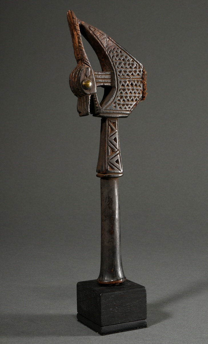 Old Baule gong mallet, West Africa/Côte d'Ivoire, early 20th c., wood, metal and plant fibers, abst