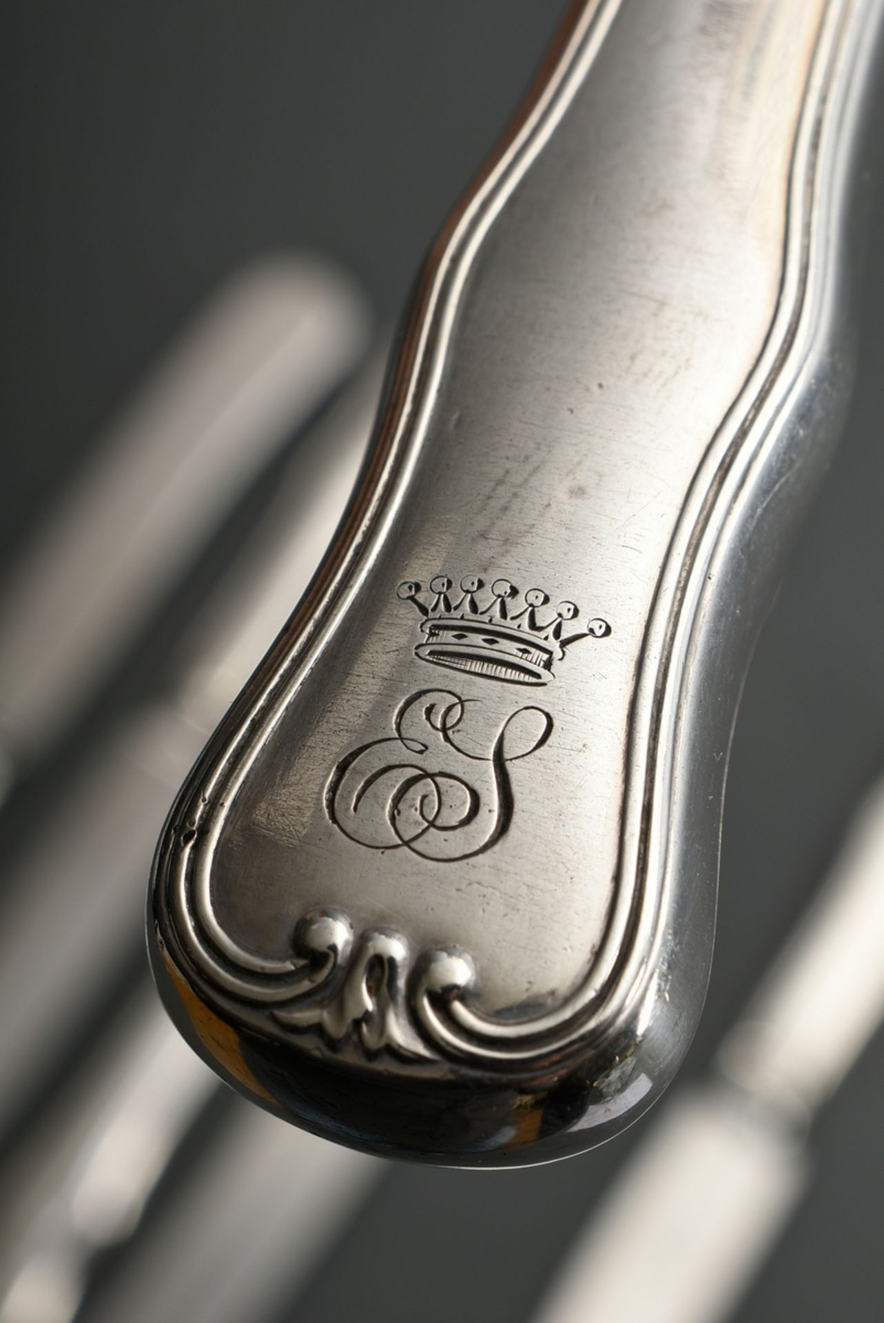 6 large knives with applied coat of arms ‘Rose under winged helmet’ and monogram ‘EJ’ under crown,  - Image 4 of 6