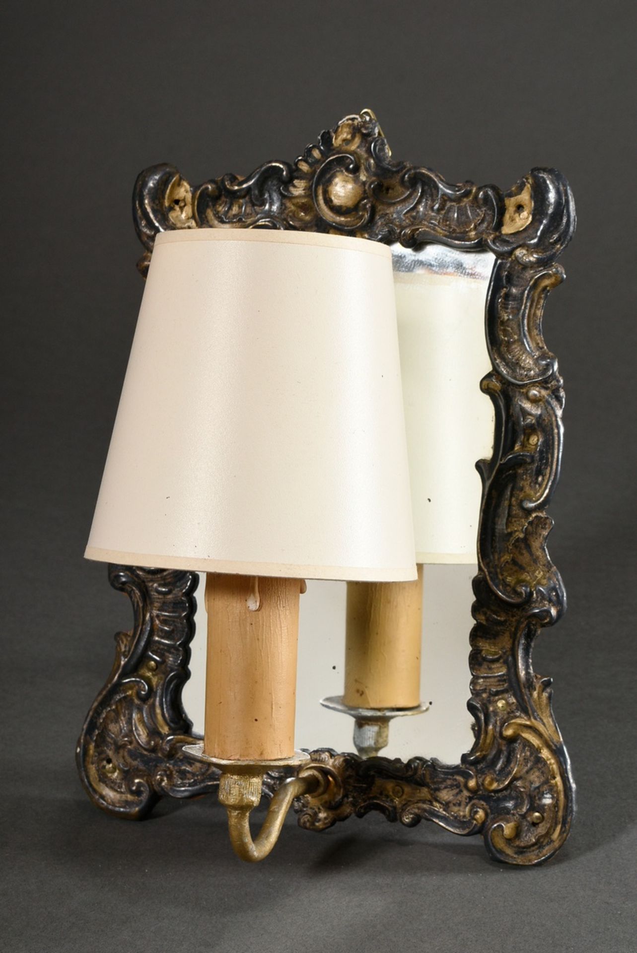 Kleiner Rokoko Spiegel-Blaaker in getriebenen Weißblech Rahmen mit Rocailledekor, Mitte 18.Jh., ele - Bild 2 aus 5