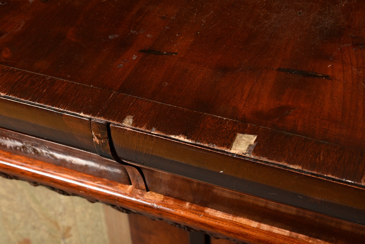 Half-height Biedermeier display cabinet with shelf attachment and full side columns, shell and fan  - Image 3 of 12