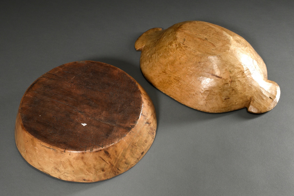 2 Various rustic wooden kitchen utensils: dough mould with side handles (12x46.5x30cm) and round bo - Image 3 of 5