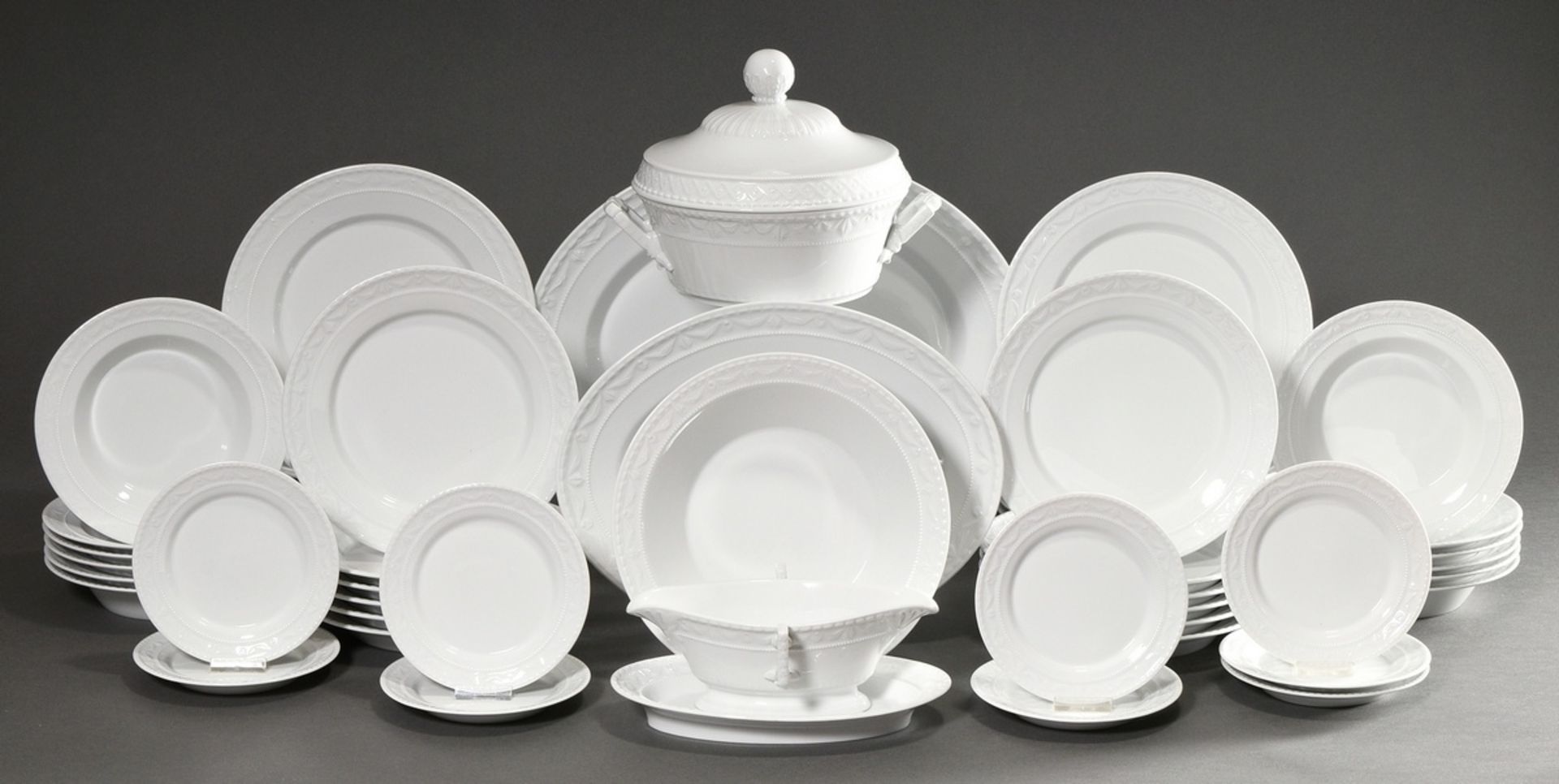 53 Pieces KPM dinner service "Kurland white" with relief border, consisting of: 14 dinner plates (Ø - Image 2 of 6