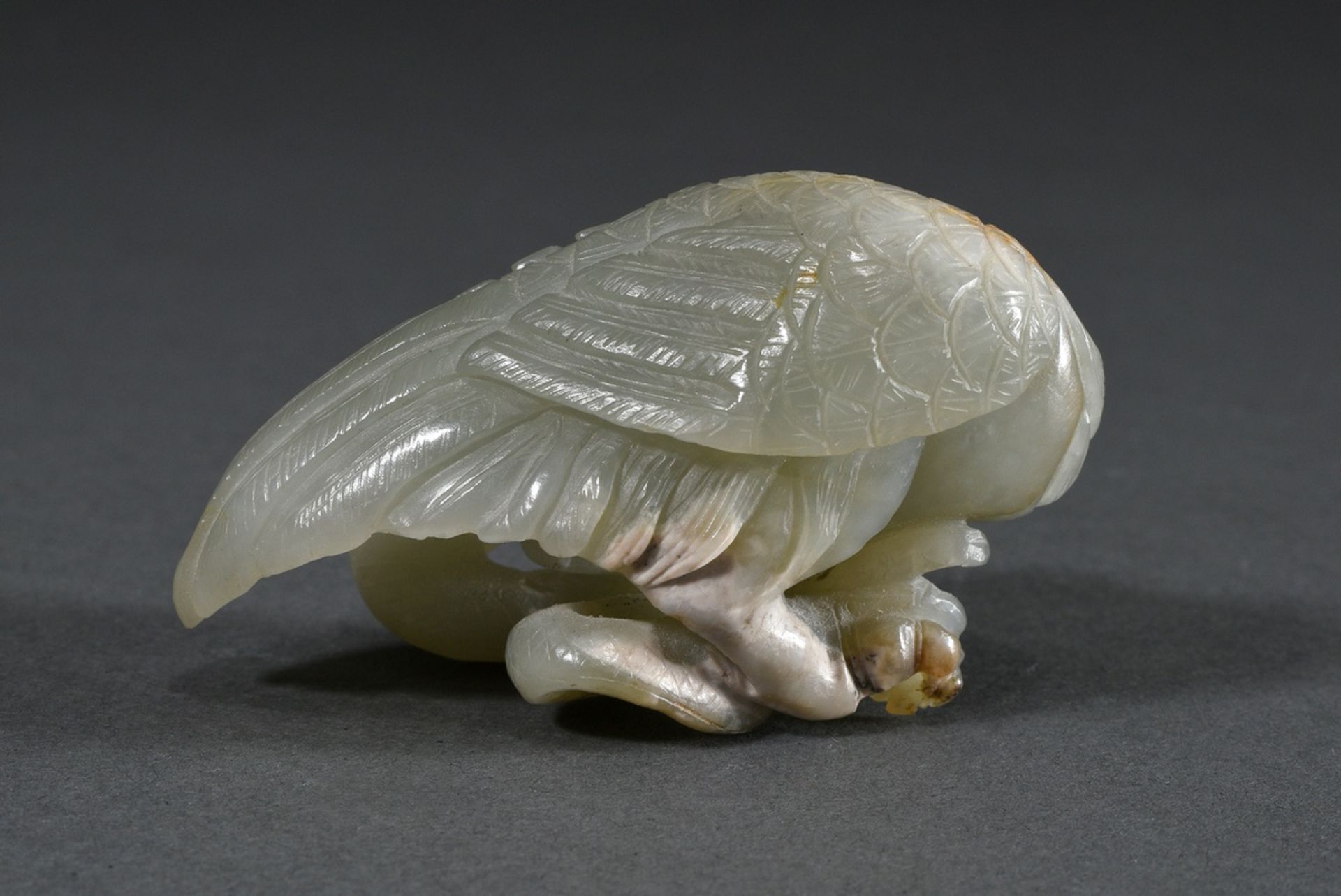 Finely carved celadon jade figure "Eagle and Snake" with rust colour, China Qianlong or later, l. 7 - Image 3 of 4