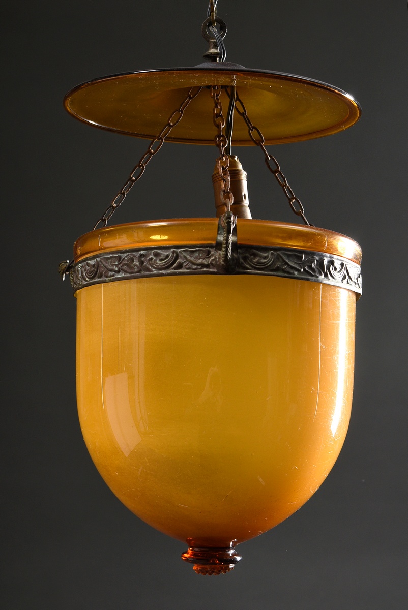 Amber-coloured glass stable lantern with brass chains, frosted inside, 19th century, h. 35cm, Ø 20c
