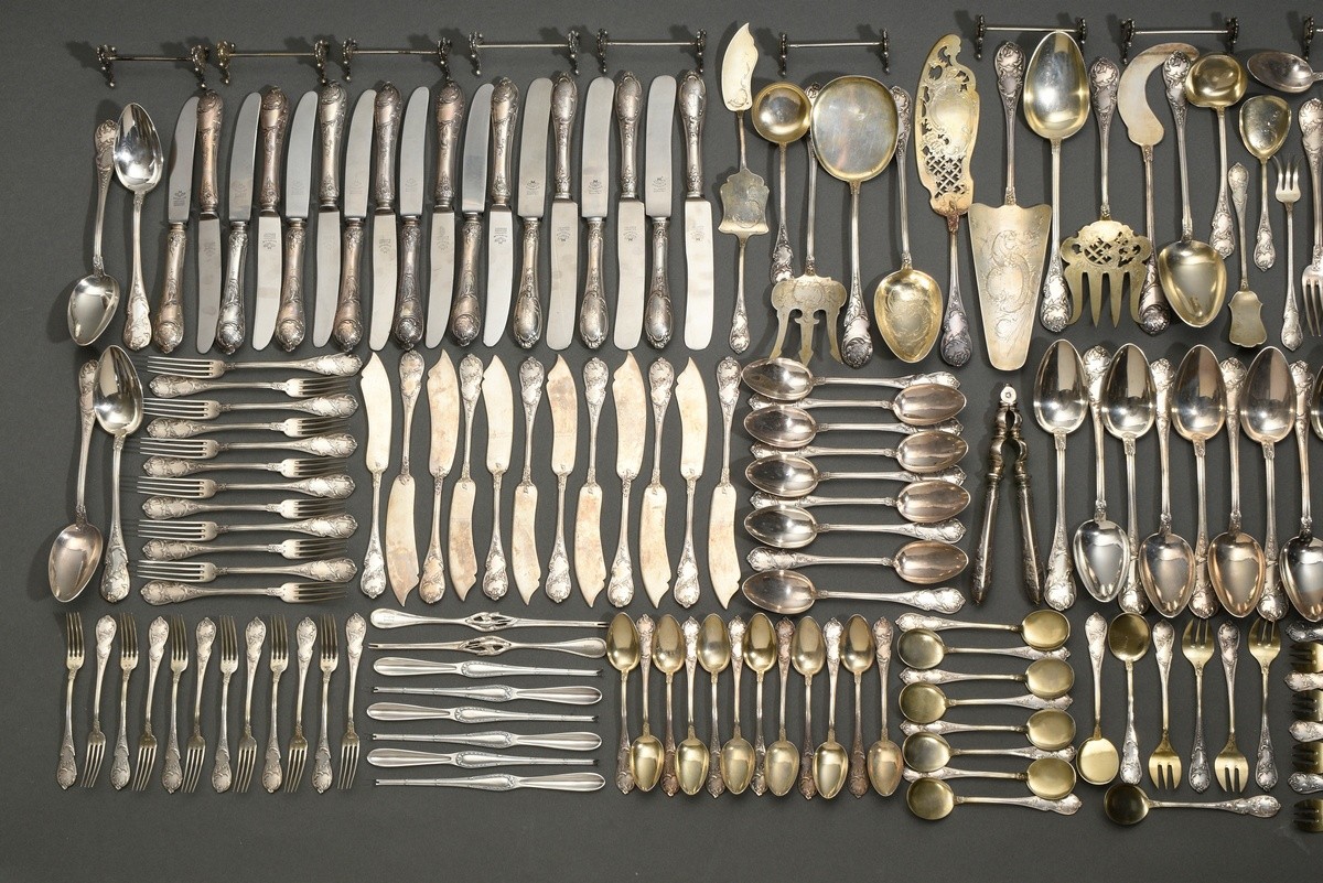 195 Pieces Neo-Rococo cutlery with rocailles and alloy monogram ‘RJH’, silver 800, 8420g (o. knives - Image 4 of 21