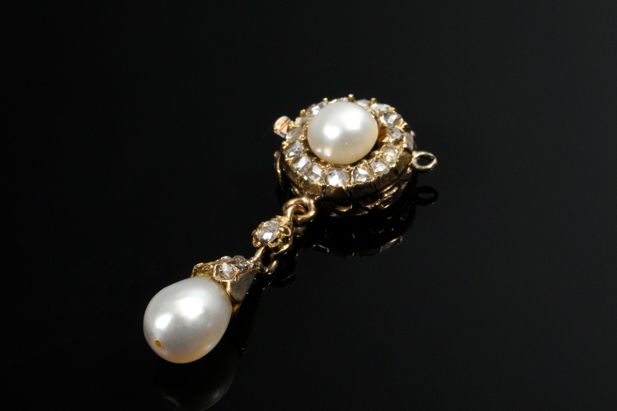 Antique yellow gold 585 clasp with rosette of natural pearls and diamond roses, circa 1900, 3.5g, l