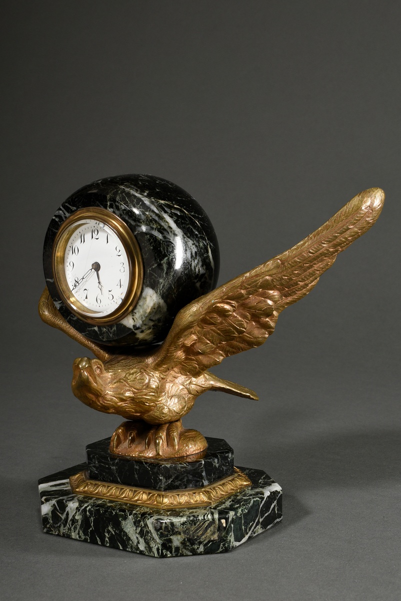Wilhelminian desk clock with gilded eagle on a green marble pedestal, round marble case with enamel - Image 2 of 5