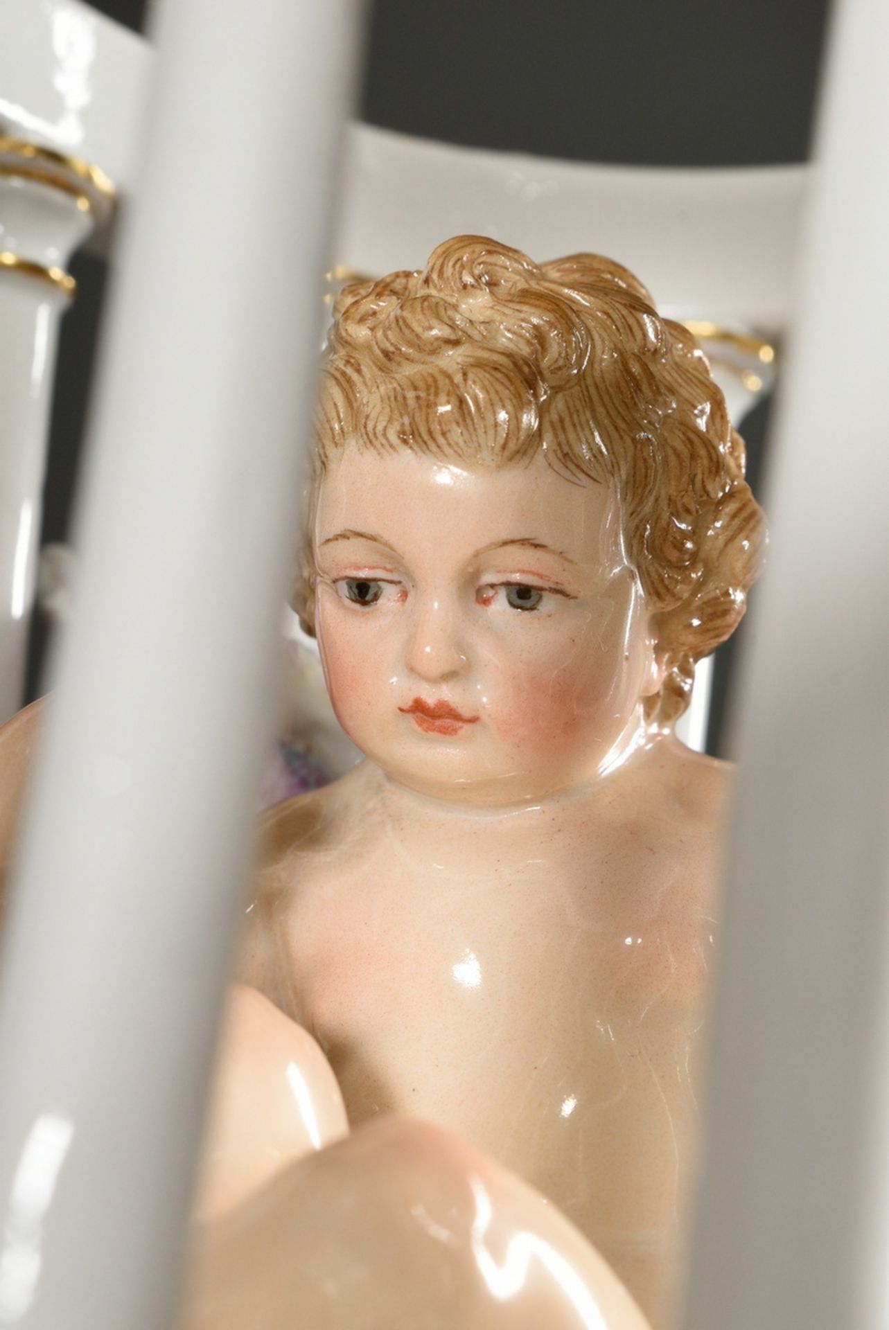 Meissen Figur „Amor im Käfig“, Boden sign., Bosiernr.: 101, Modellnr.: H. 95., H. 12cm, Ø 11cm, rec - Bild 8 aus 8