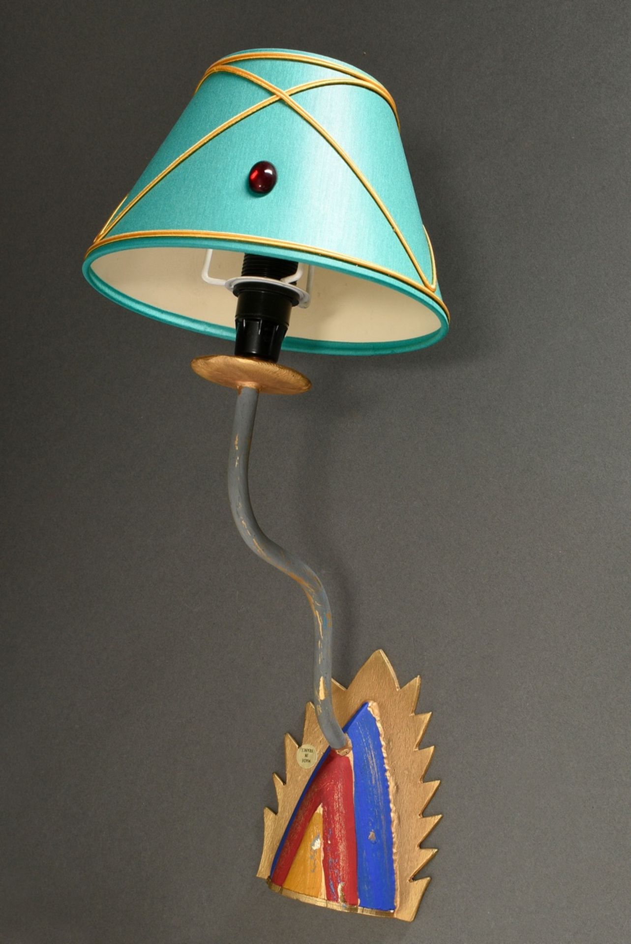 Casenove, Pierre (*1943) "Jaume Petit" Wandlampe, Metallguss farbig bemalt, für Elektrifizierung vo