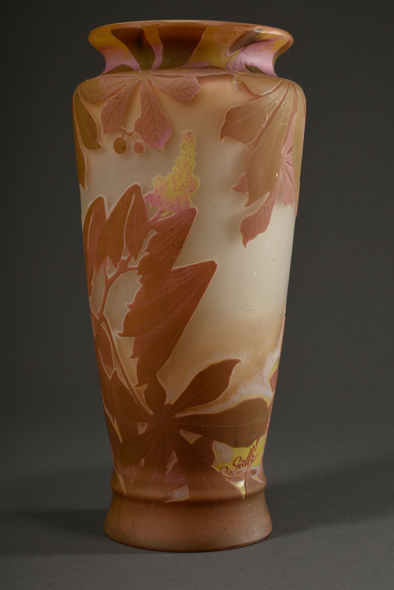 Sehr große Jugendstil Gallé Vase in konischer Balusterform mit rosé-hellbraunem Überfang und "Kasta - Bild 2 aus 6