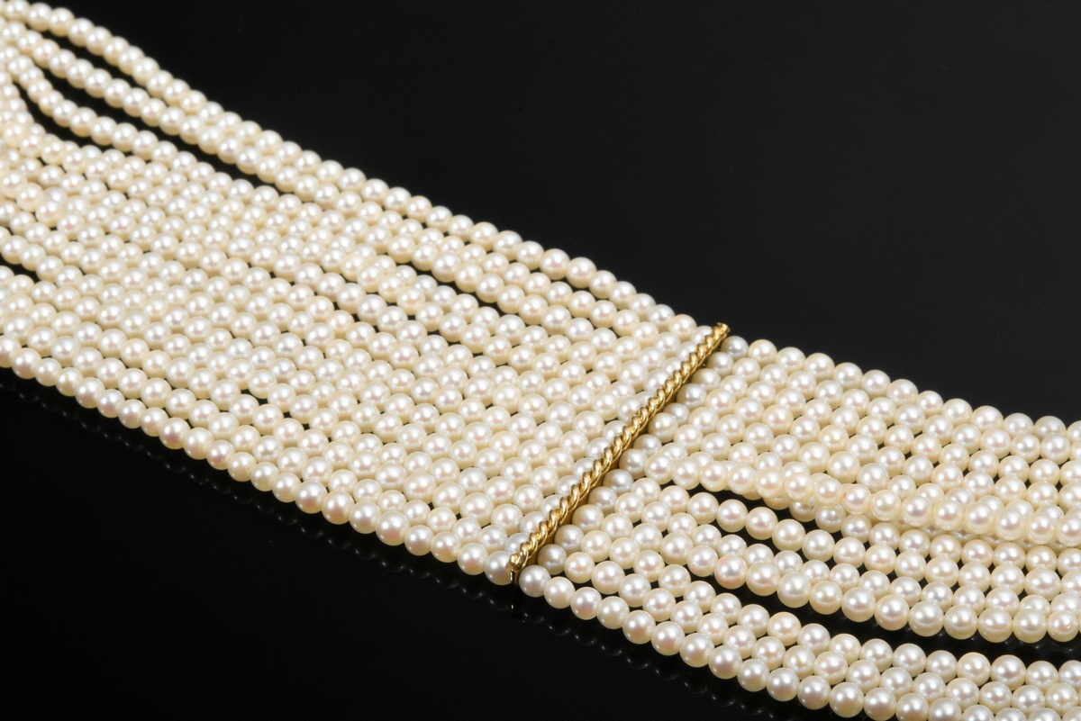 Elegant Collier de Chien of 14 Akoya cultured pearl strands (Ø 3-3.5mm) with yellow gold 585 clasp  - Image 3 of 4