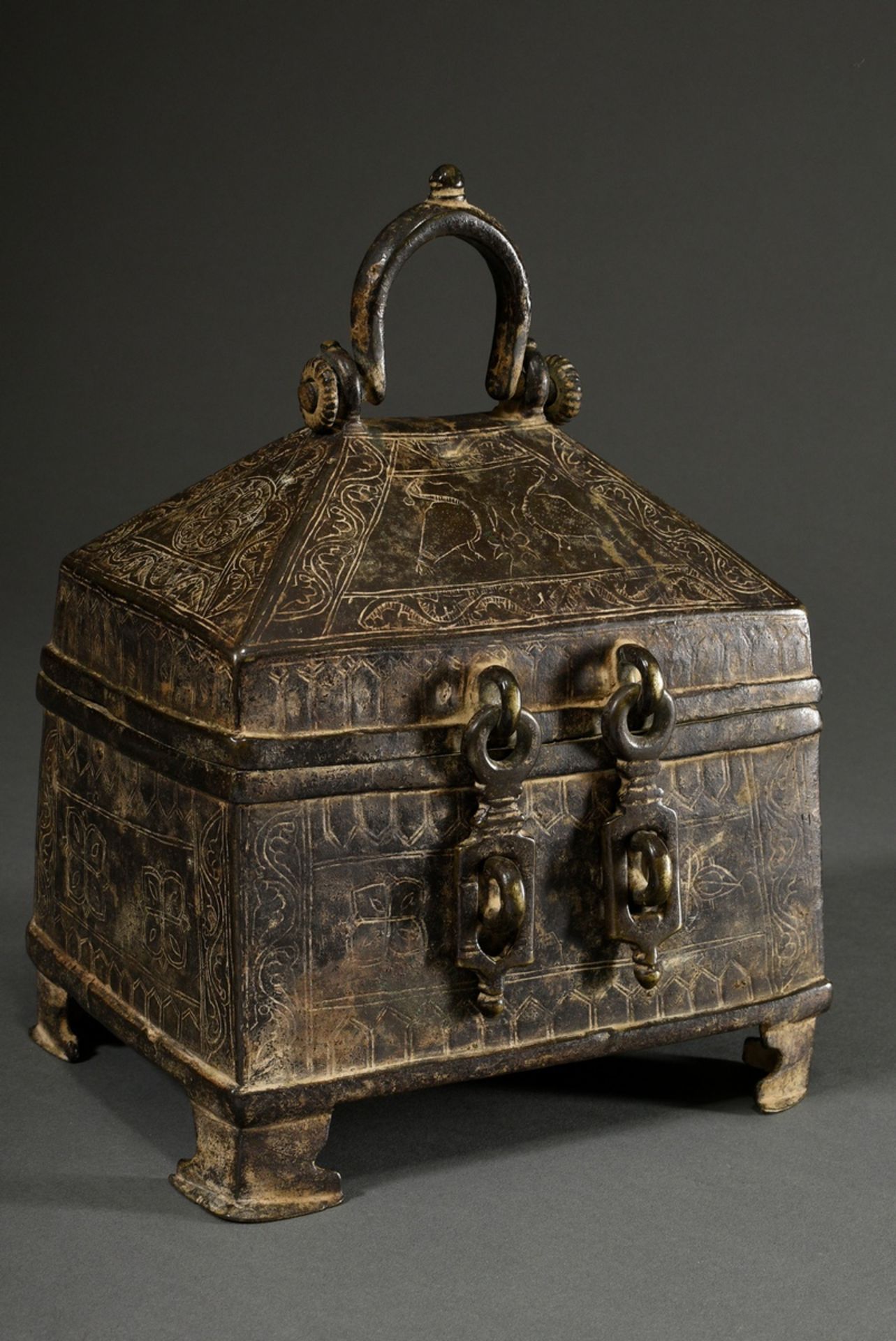 Indo-Persian bronze casket with rectangular body and roof-shaped lid and engravings "tendrils and b - Image 10 of 13