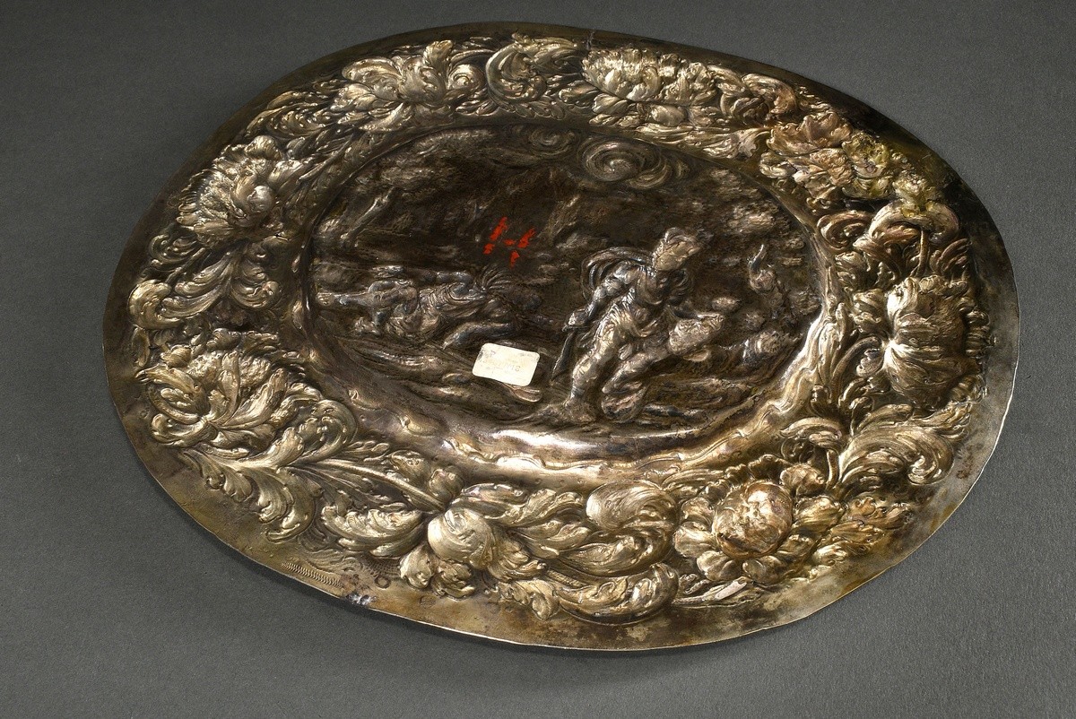 Oval Baroque display plate with embossed decoration "David with the head of Goliath in a wide lands - Image 7 of 8