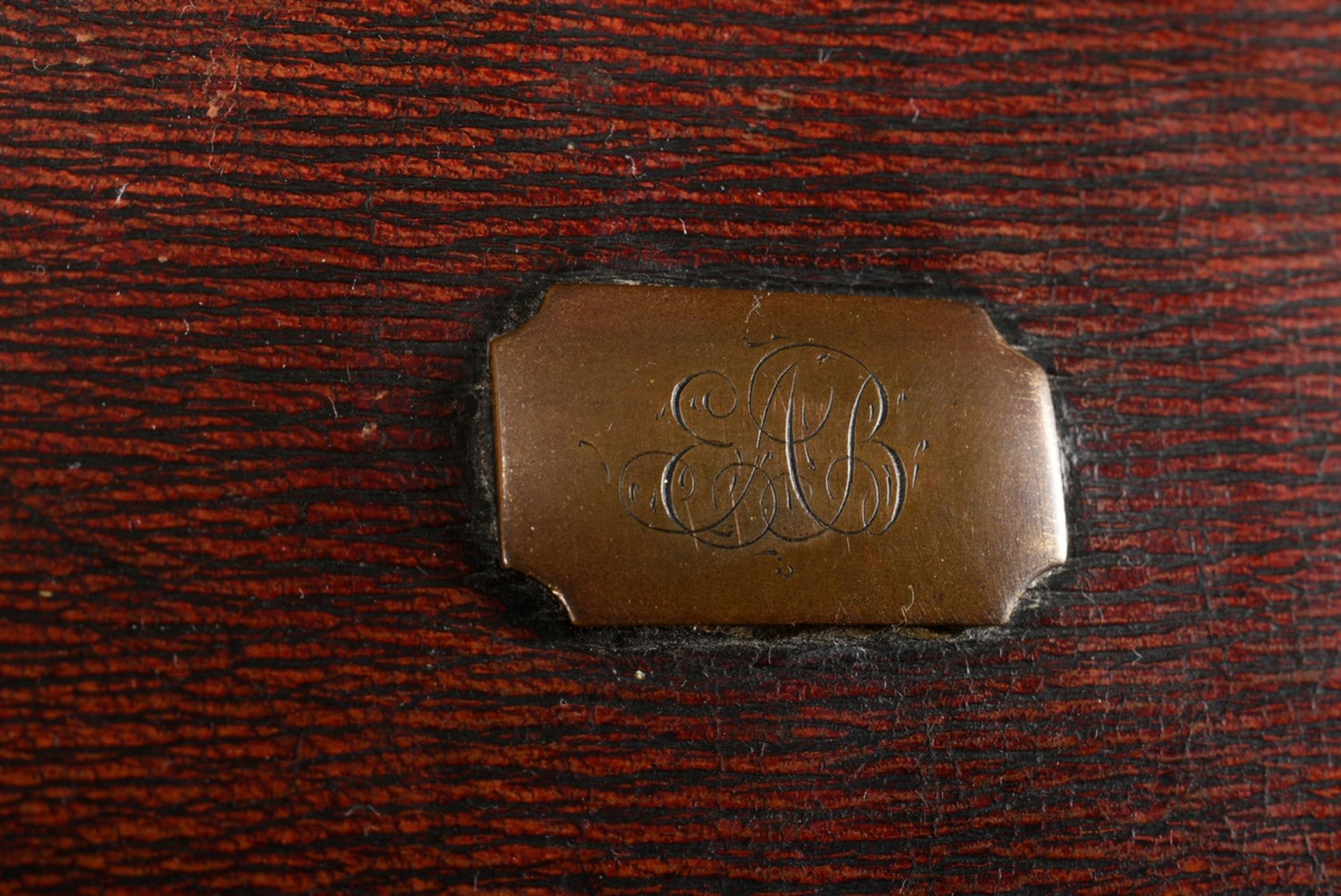 Empire Schmuckkasten in Sarkophag-Form auf Kugelfüßen, Saffianleder bezogener Holz Korpus mit Klapp - Bild 6 aus 7
