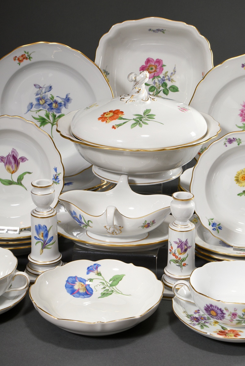 46 Pieces Meissen complementary service "Deutsche Blume", after 1950, consisting of: 1 lidded turee