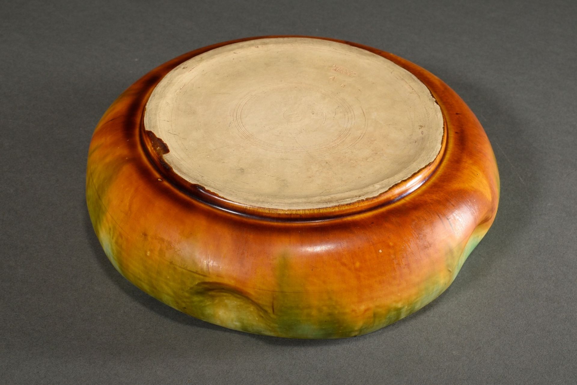 Round bowl with 5-fold moulded wall, ceramic with green-orange gradient glaze, 1913-1929, base stam - Image 2 of 4