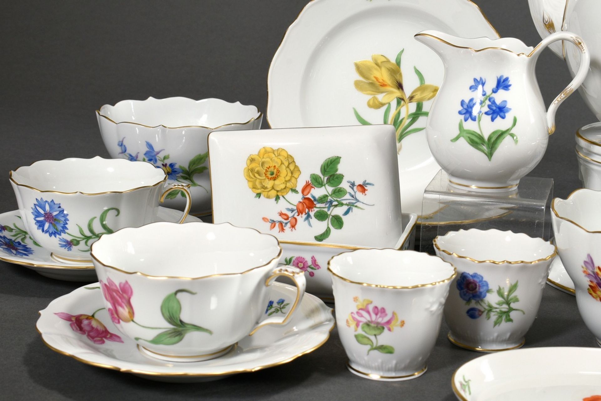 23 Pieces Meissen tea service "Deutsche Blume", after 1950, consisting of: 1 teapot (h. 13cm), 1 re - Image 5 of 13