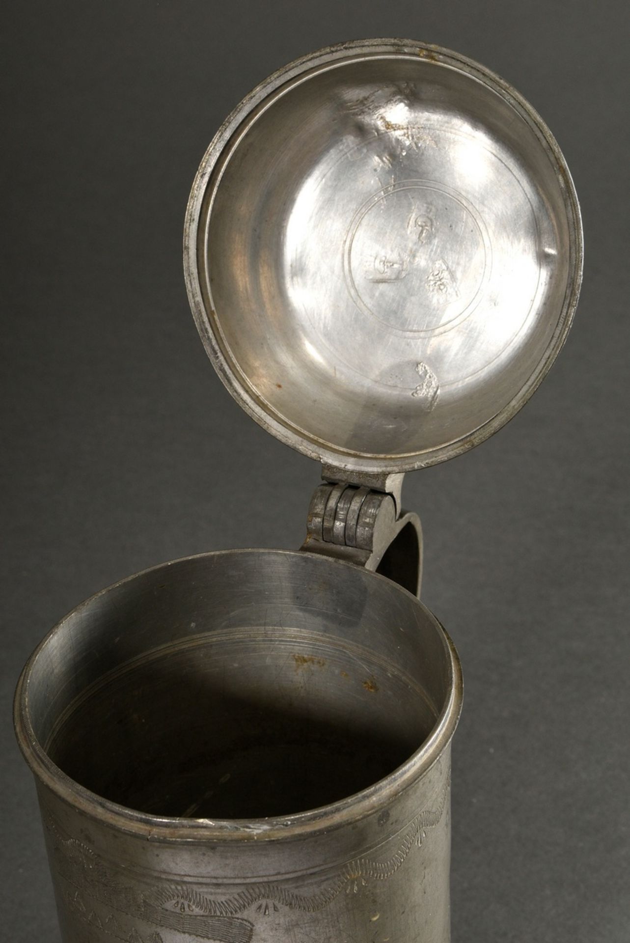 Pewter tankard in cylindrical form with wide flared base, domed hinged lid with spherical thumb res - Image 7 of 9