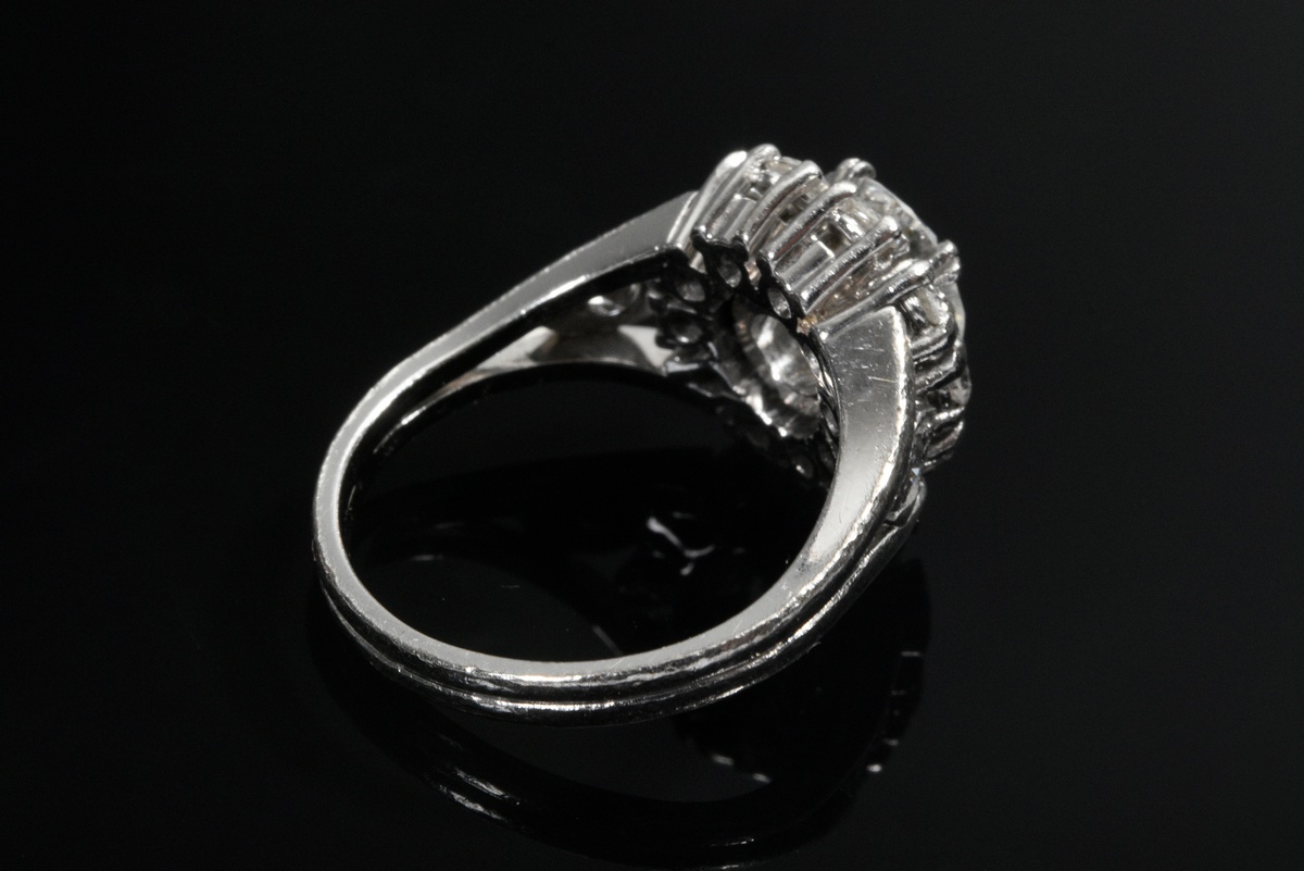 White gold 750 entourage ring with diamond solitaire (approx. 1.50ct, P1/W-TCR) in diamond bezel (t - Image 4 of 4