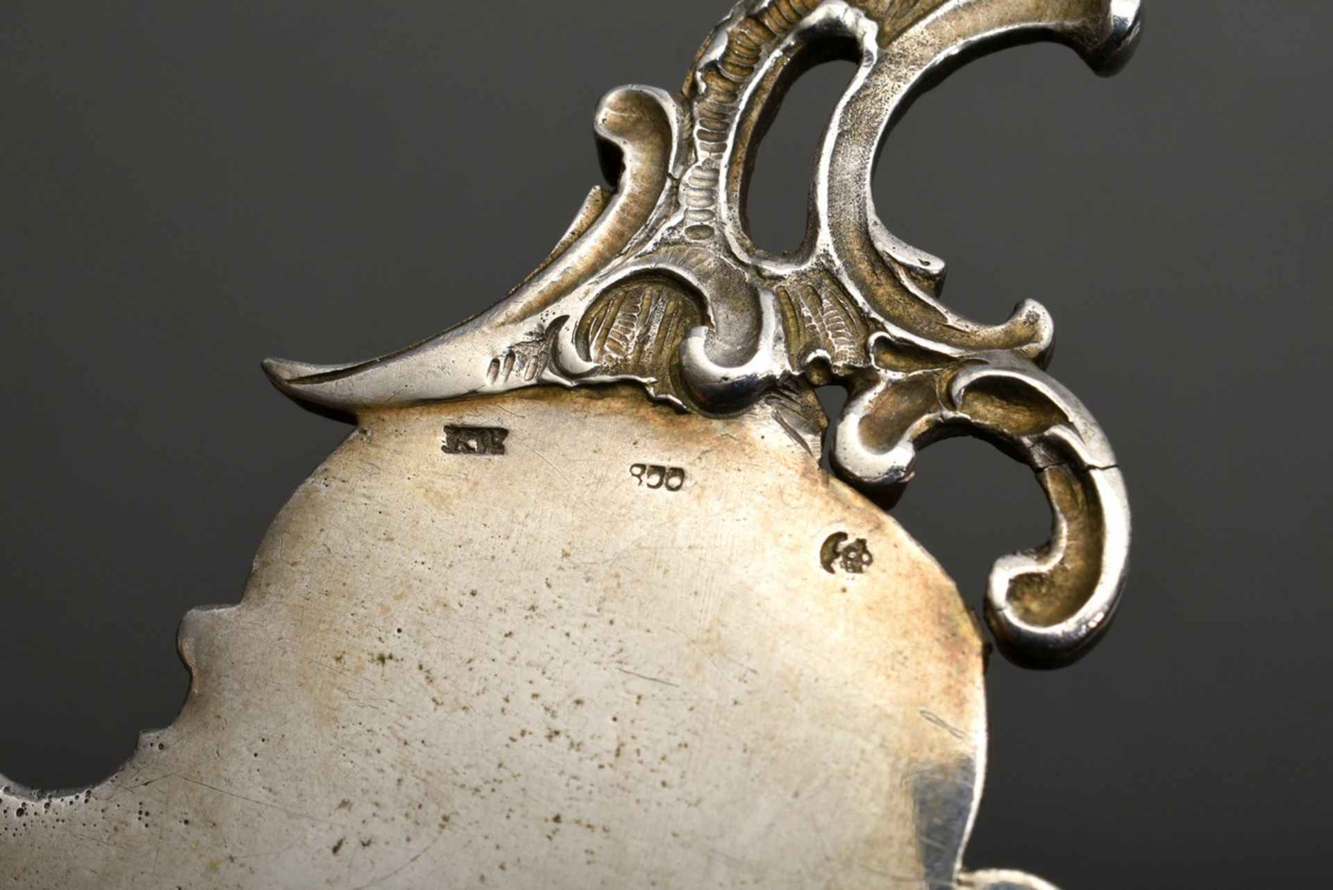 2 Pieces opulent Neo-Rococo fish serving cutlery with sculptural figurative handles and fish relief - Image 4 of 6