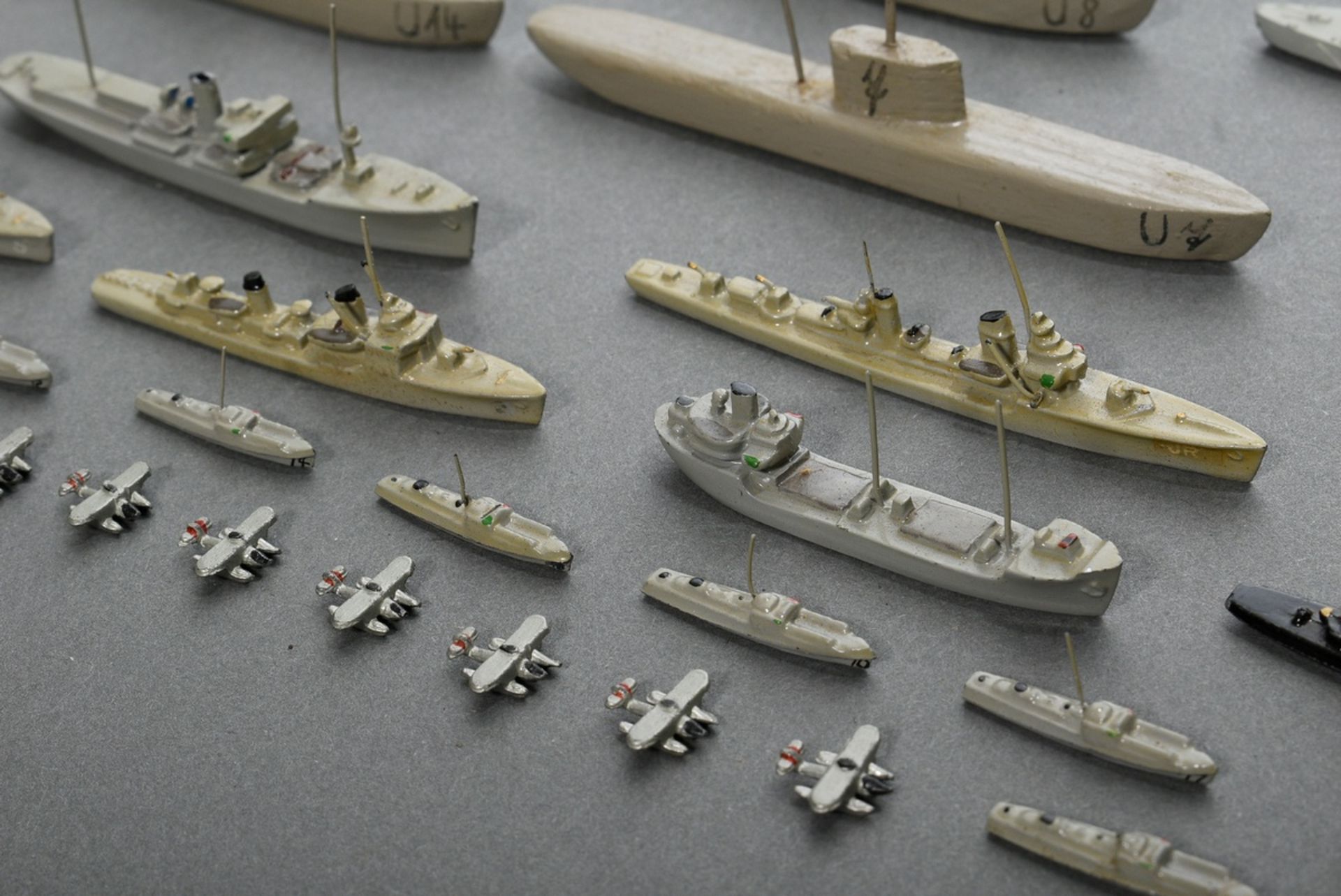 66 Wiking-Schiffsmodelle, z.T. in Originalschachtel, bestehend aus: 15 Modellboote (3x "Gneisenau S - Bild 10 aus 19