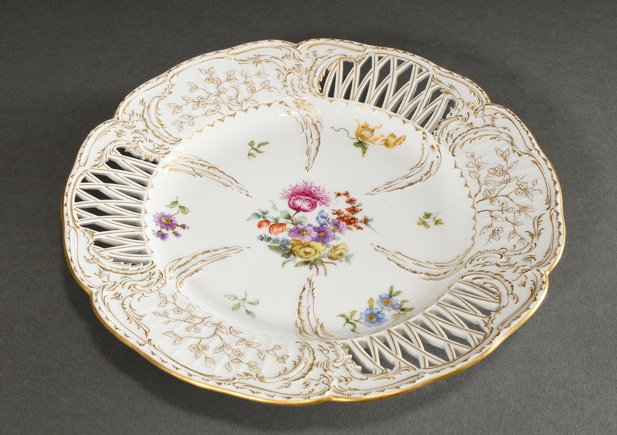 KPM plate with polychrome house painting "Flowers" and rich gold staffage on a six-lobed rim and ri - Image 2 of 6