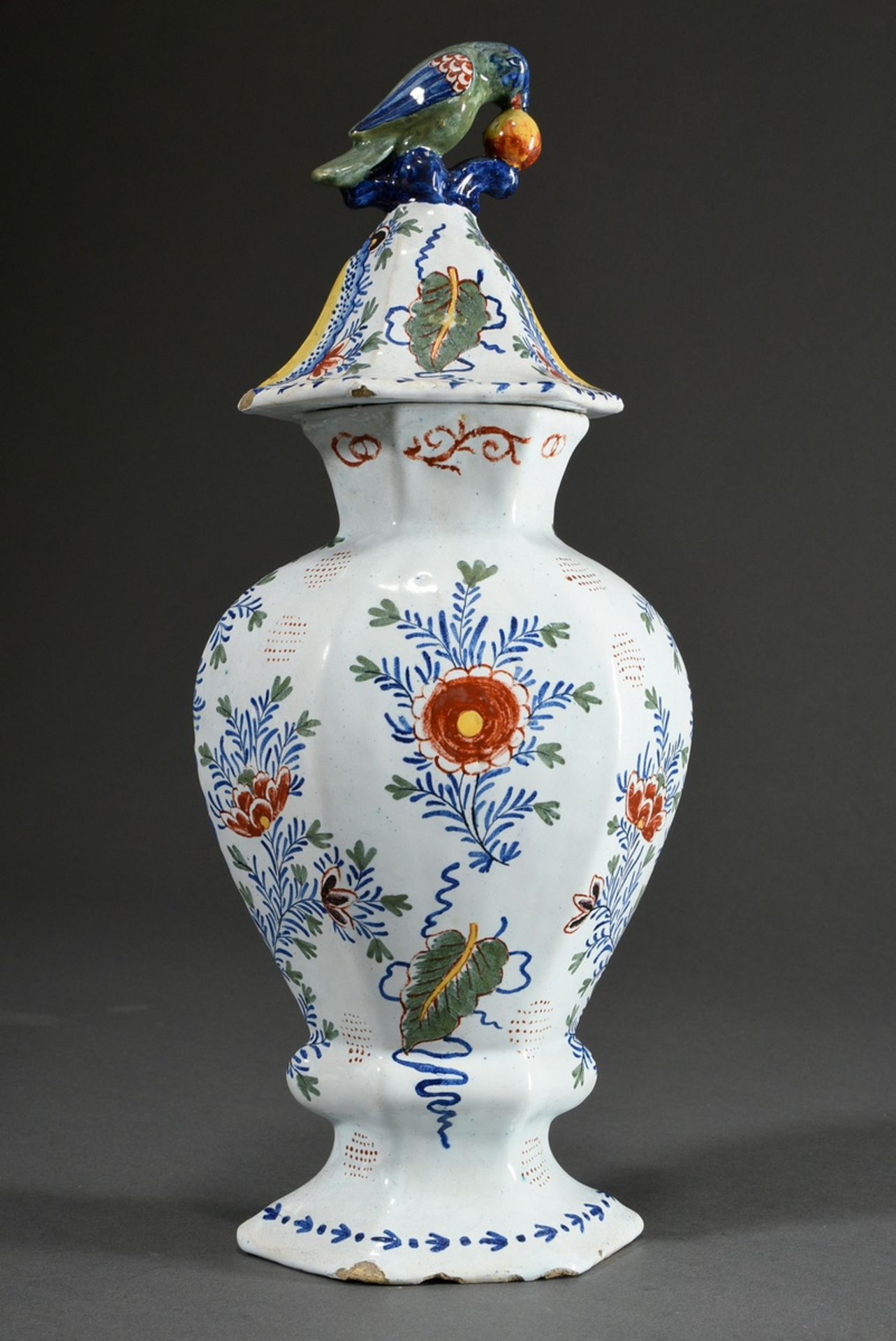 Antike Delft Deckelvase mit polychromer Bemalung und plastischem Papagei auf dem Deckel, De Paeuw,  - Bild 3 aus 13