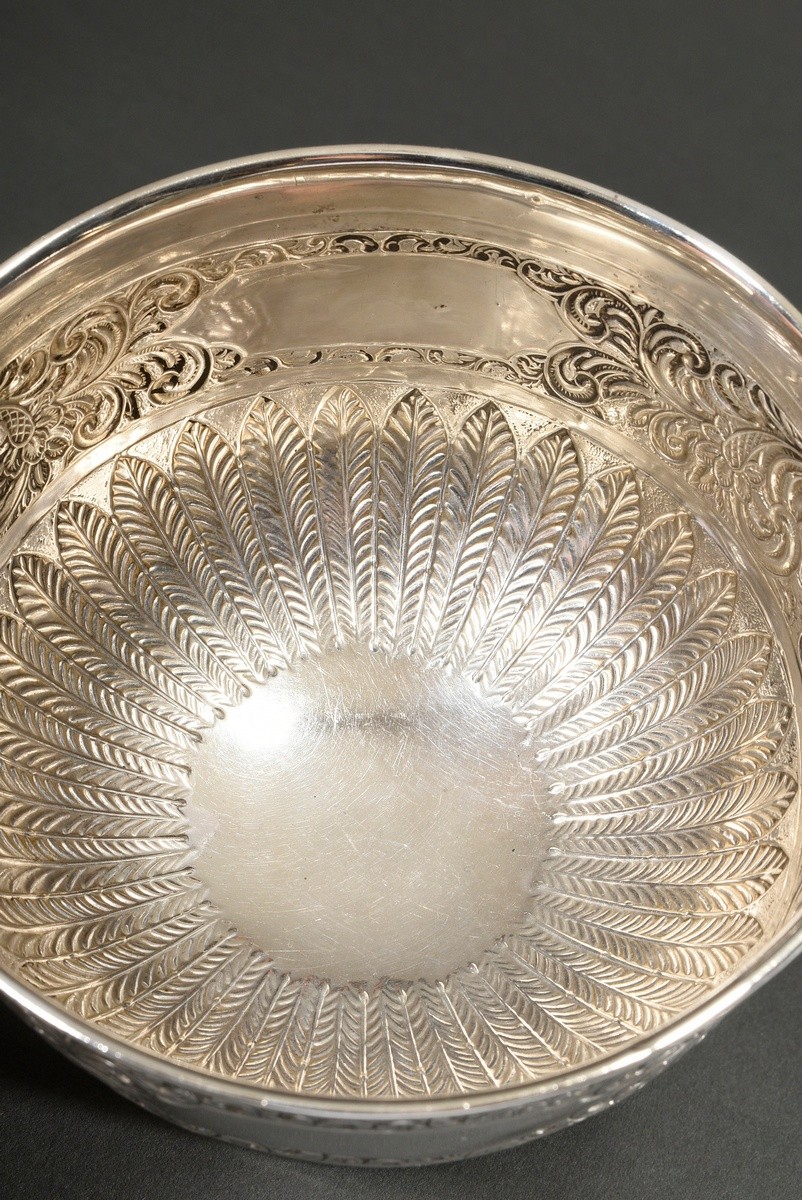 Punchbowl with embossed tendril and leaf decoration on a round base, silver, 253g, h. 12cm, Ø 15.5c - Image 2 of 3