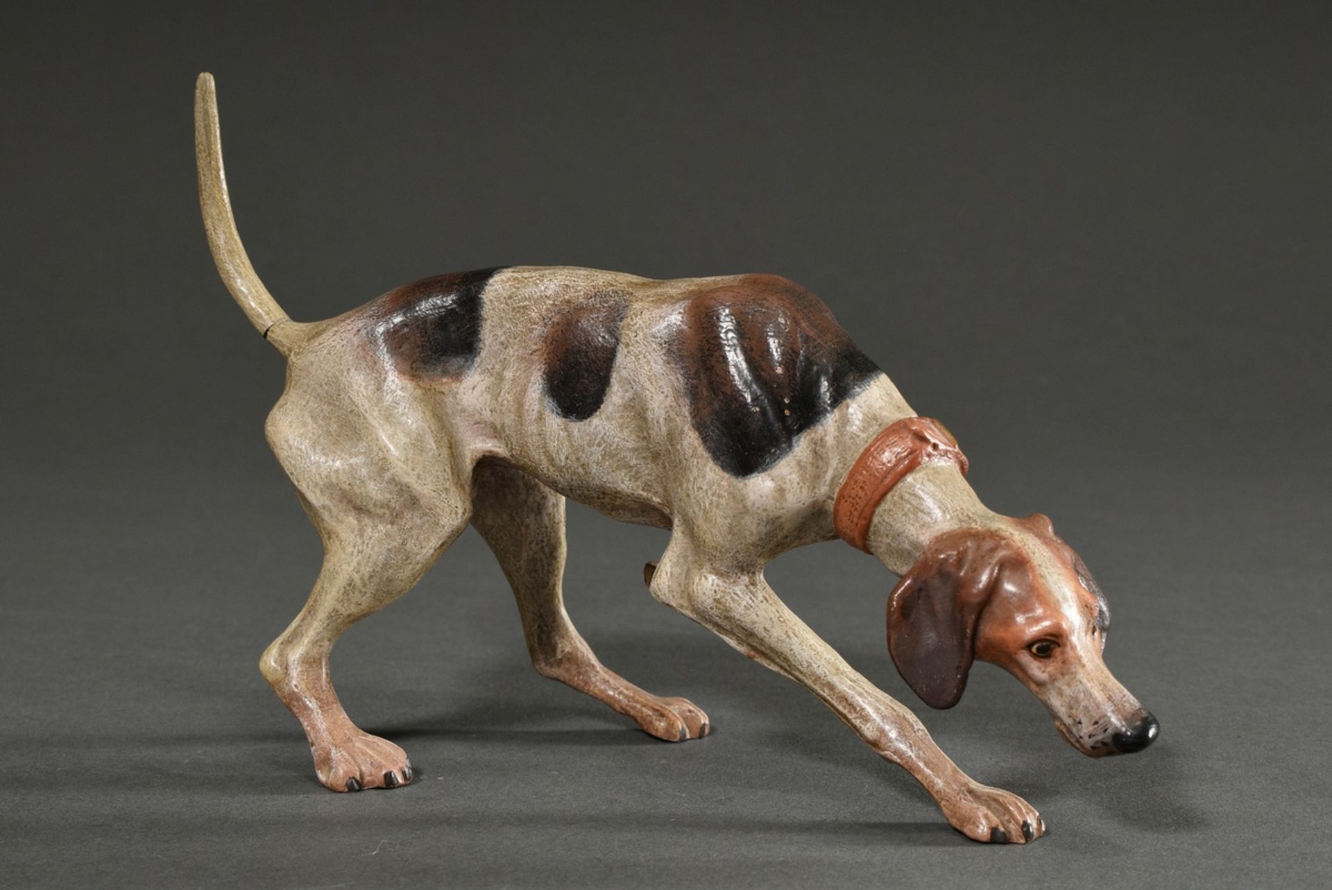 Large Viennese bronze hunting dog "Pointer mit Halsband", approx. 1900, marked on belly: "Geschützt