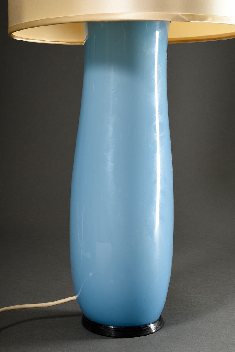 Venini table lamp with ovoid glass base in light blue opaque glass on black stand ring, old glue on - Image 7 of 7