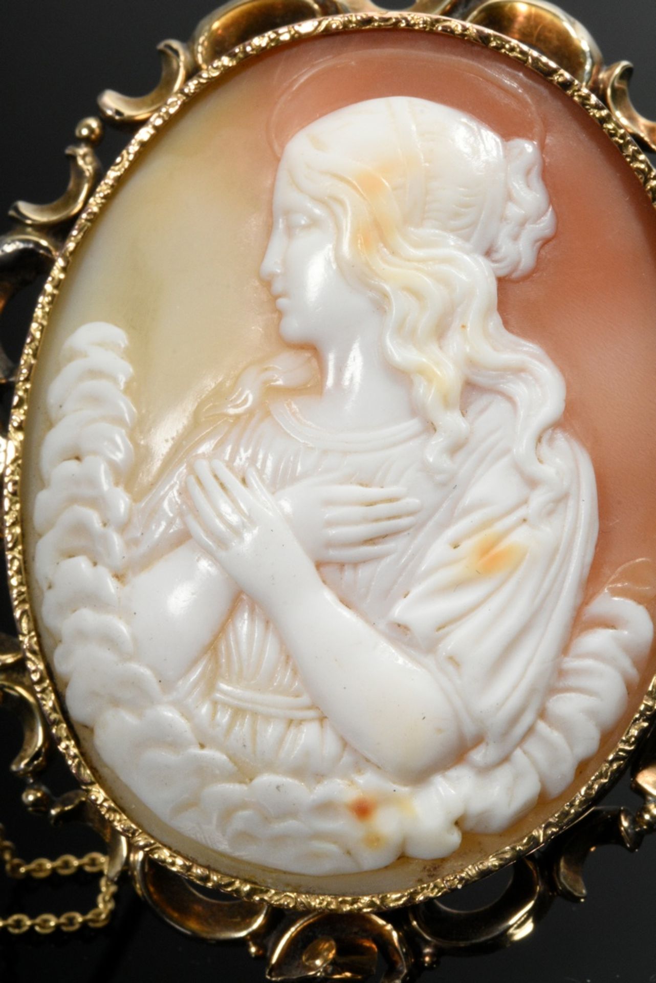 Antique shell cameo needle "Holy Virgin" in rose gold 585 setting, 16.5g, 5.7x4.6cm, verso monogram - Image 2 of 3