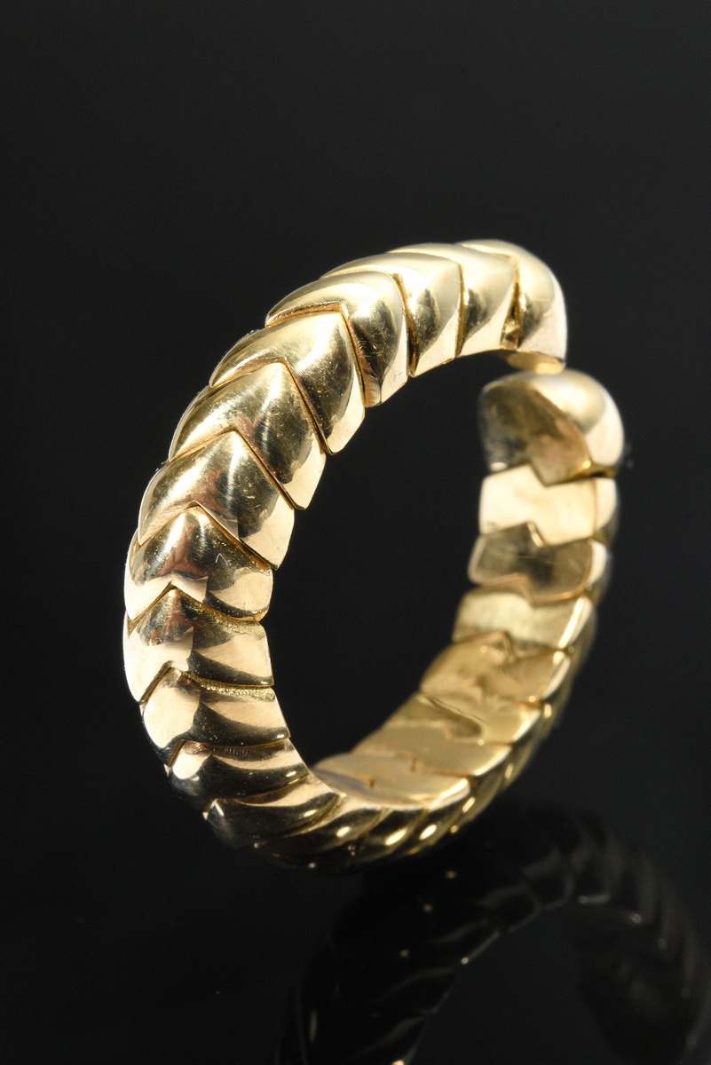 Modern yellow gold 750 tension ring in herringbone pattern, metal bar inside, Italy, 10g, size 54