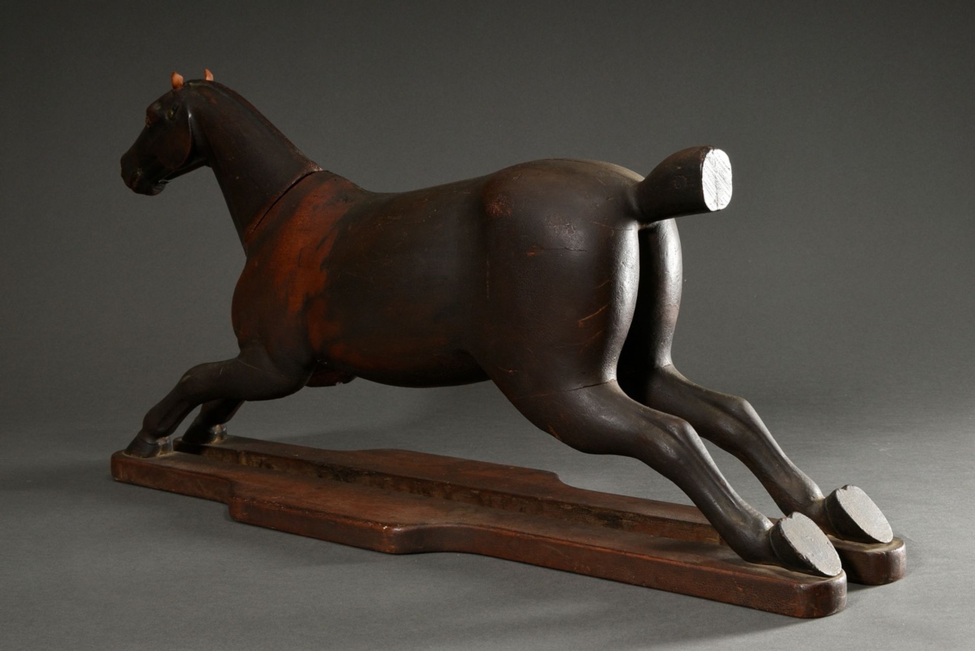 Zeichenmodell "Galoppierendes Pferd", Holz gefasst mit Leder Ohren und Resten der Trense, 19.Jh., 4 - Bild 4 aus 20