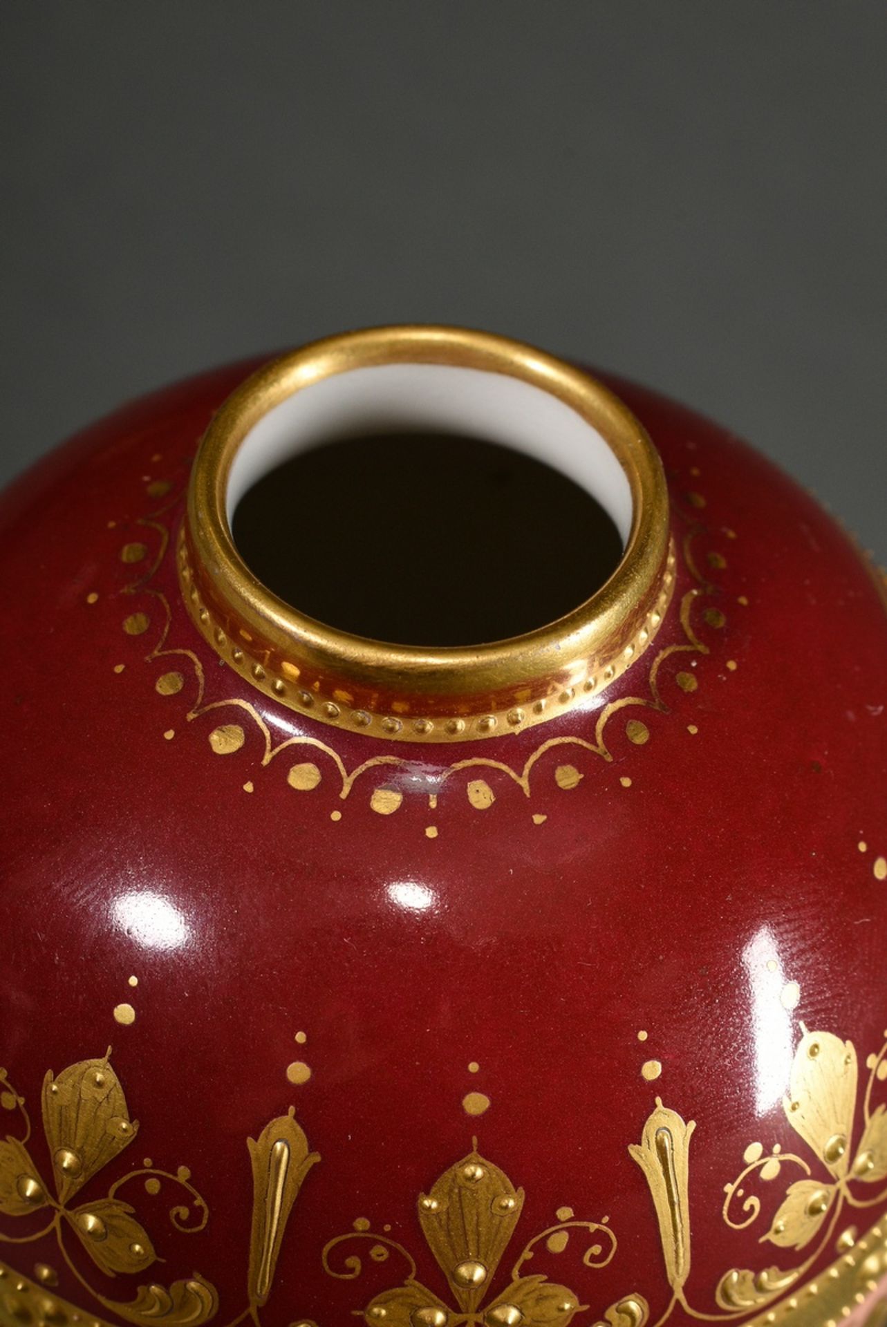 Baluster vase with polychrome painting, rich gold relief and flawless "Portrait of a lady: Mdm. Lav - Image 4 of 6