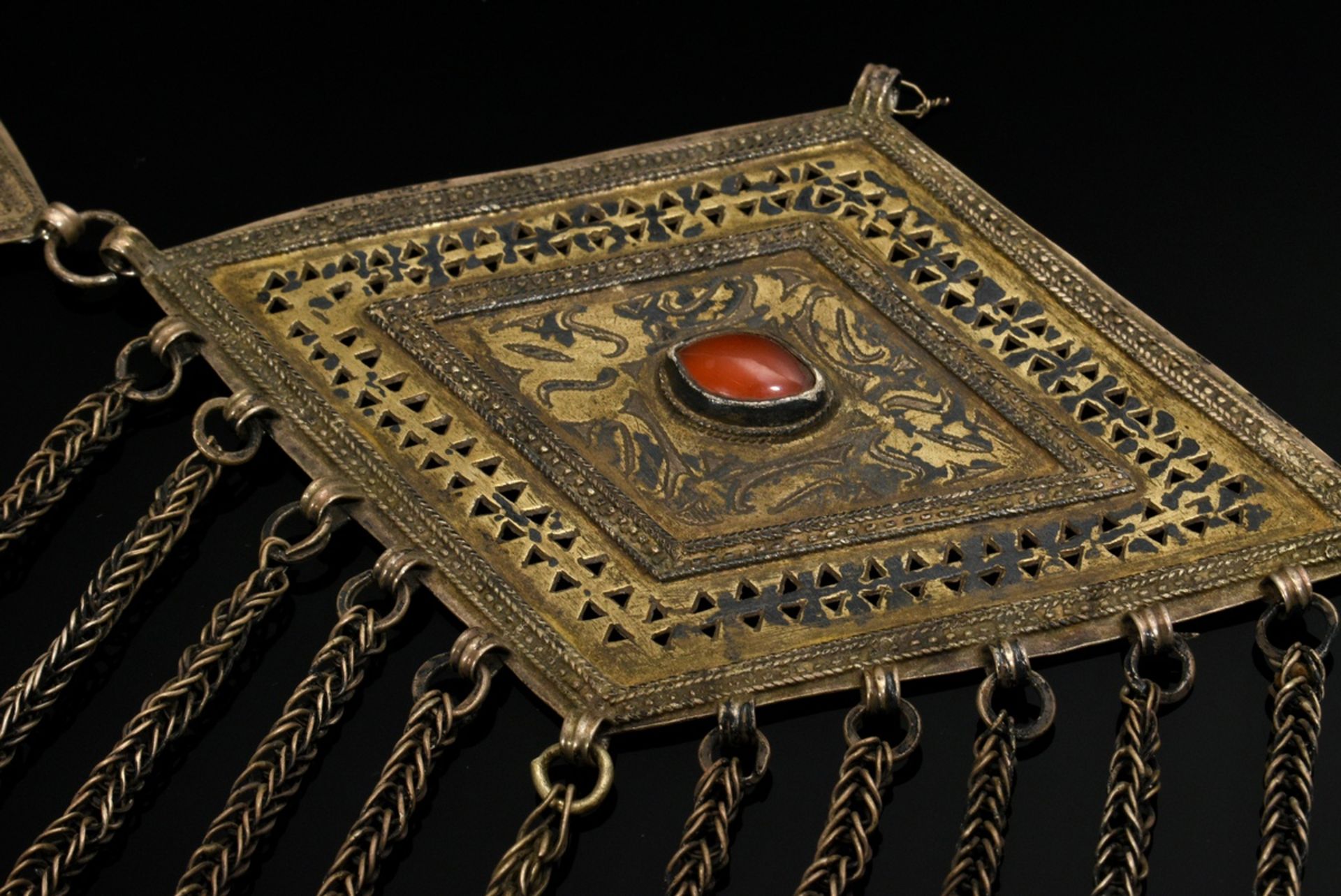 Tekke Turkmen coat clasp "Tschapraz" of diamond-shaped, open-worked and vegetal fire-gilt discs set - Image 2 of 7