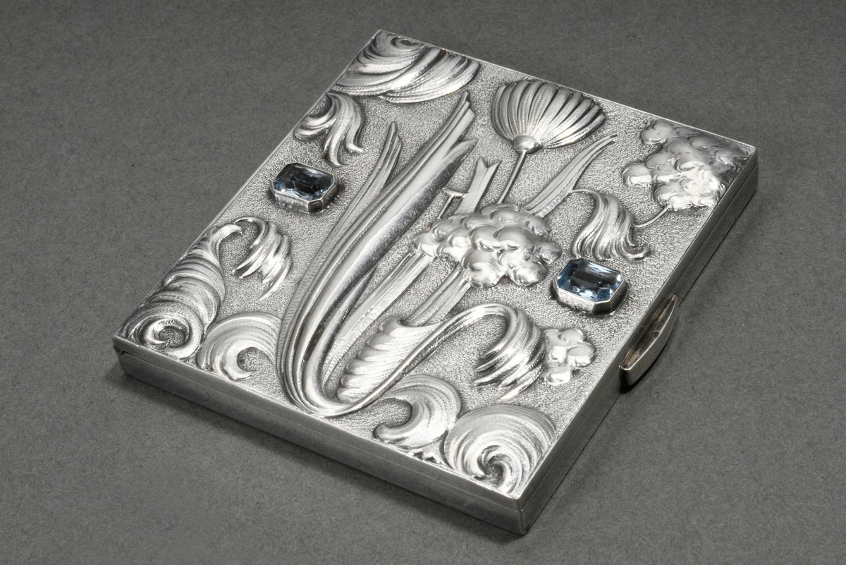 Art Deco box with floral abstract drift work and two blue synthetic spinels, silver 900, gilt insid - Image 4 of 6