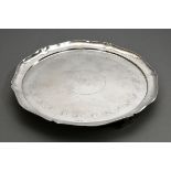 Round tray in Empire façon with florally engraved mirror ‘bouquet and tendrils’ and sixfold indente