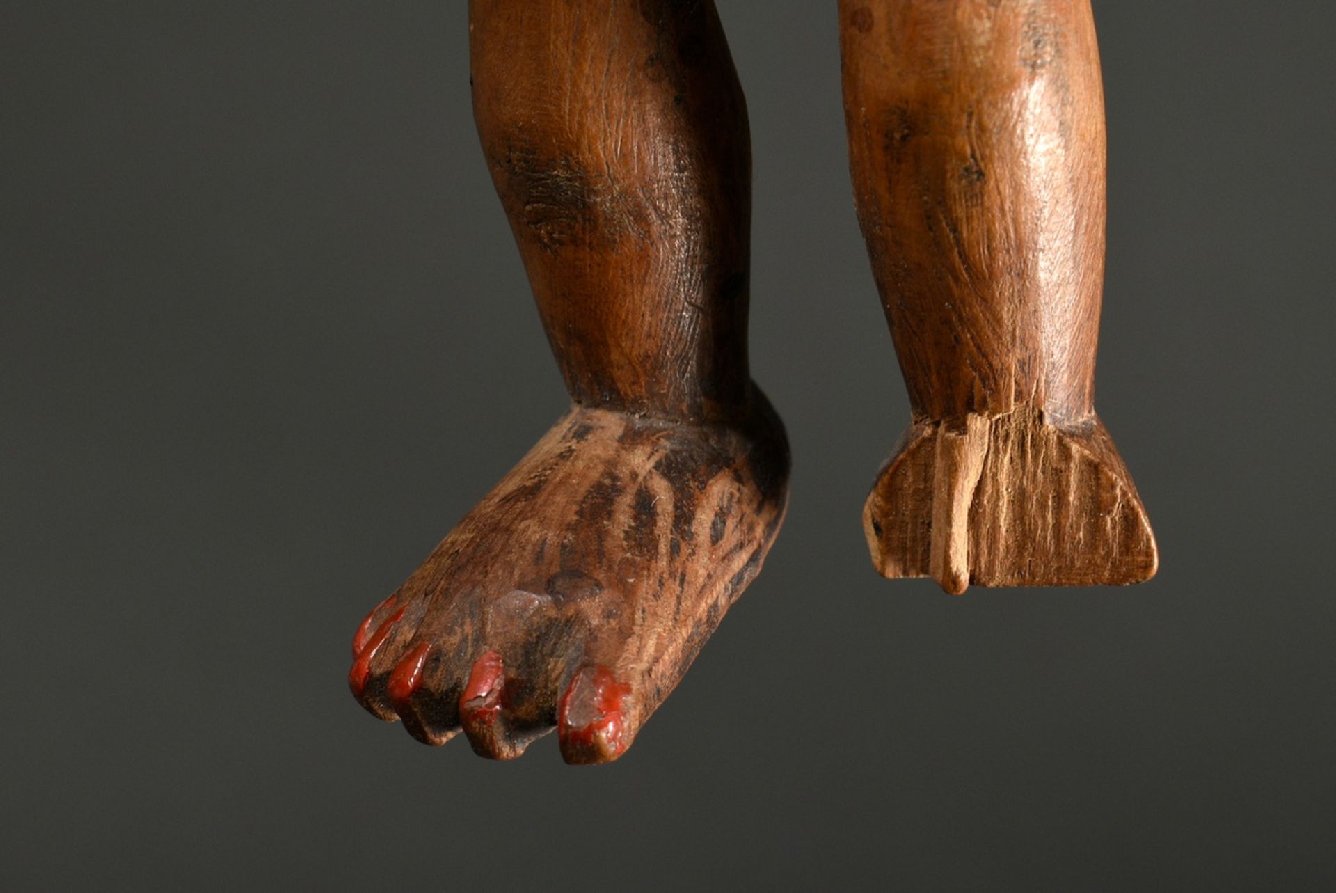 Figur der Bembe im Kingwe Stil (acc. Rahoul Lehuard), Zentral Afrika/ Kongo (DRC), Holz mit Farbres - Bild 10 aus 10