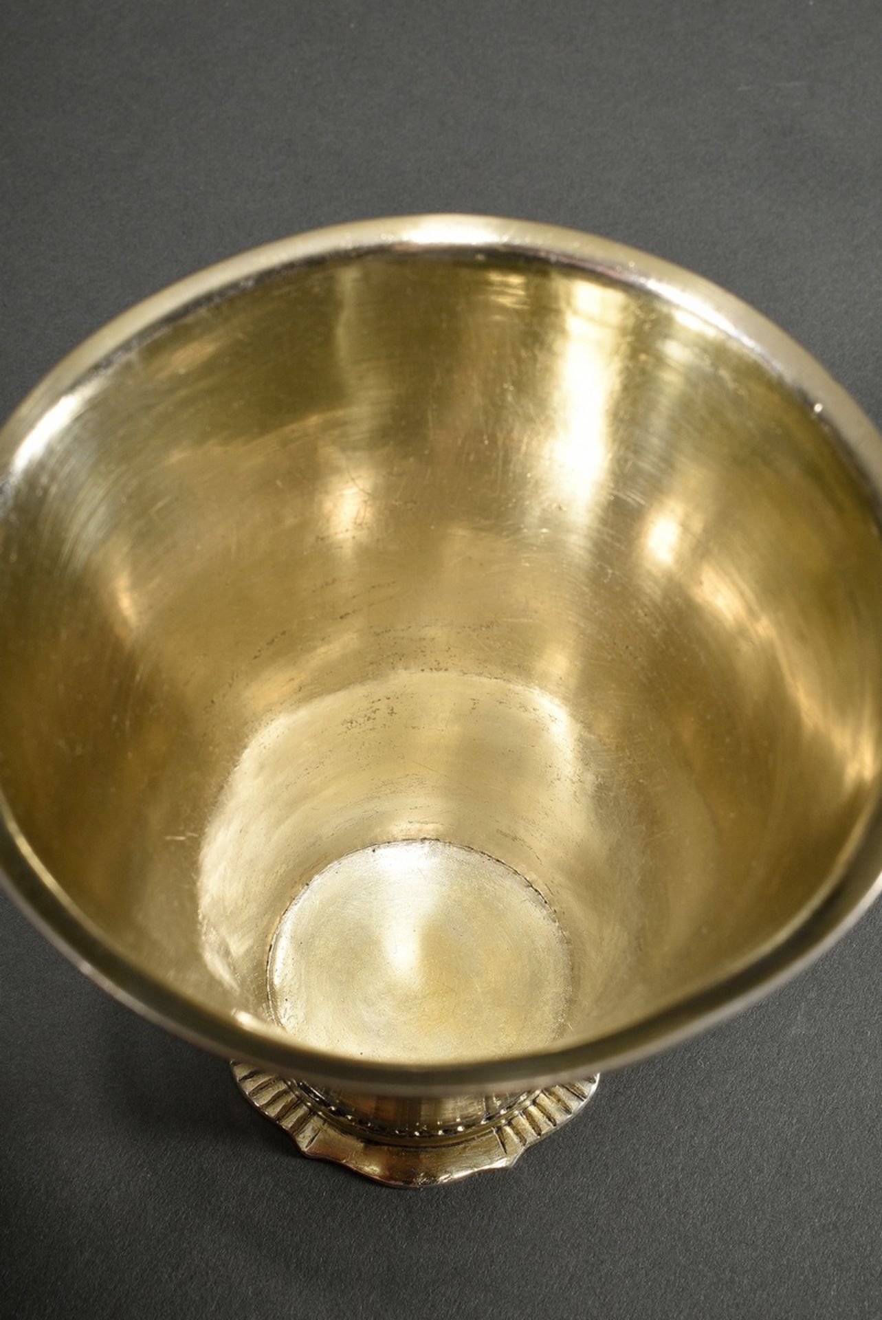 Small conical cup with ornamentally engraved vermeil rim and monogram "MES", Mark: Otto Henrik Sjöb - Image 2 of 5