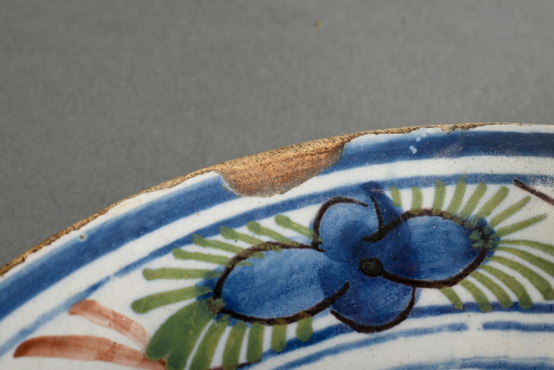 3 Small Dutch faience plates with polychrome slip painting ‘Chinoiserie’ and ‘Flower vases’, Delft  - Image 8 of 11