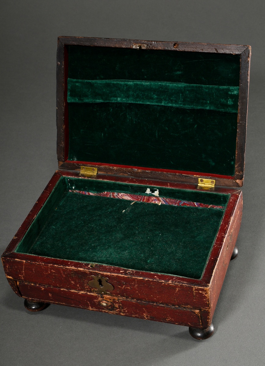 Empire jewellery box in sarcophagus form on ball feet, saffiano leather-covered wooden body with hi - Image 5 of 7