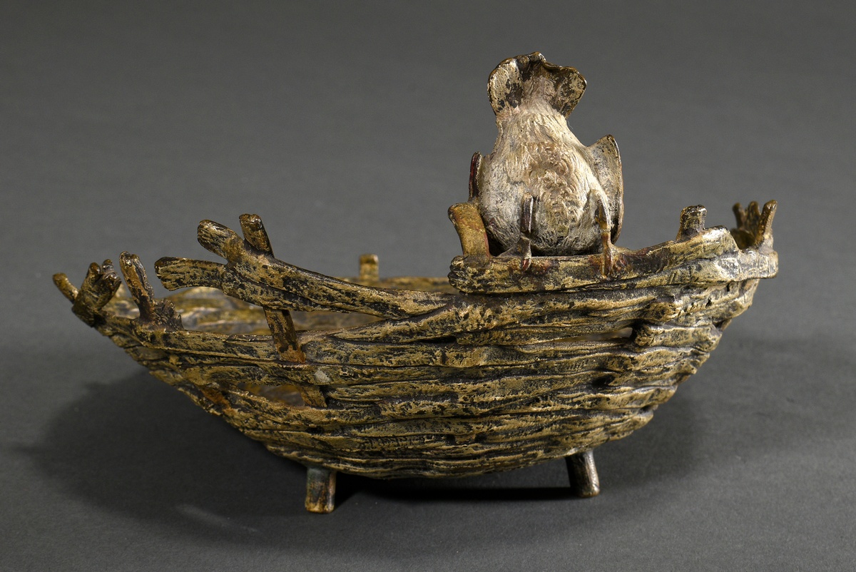 Large Viennese bronze "Wren on a woven basket", colourfully painted, approx. 1890, Ø 20cm, partial  - Image 5 of 6