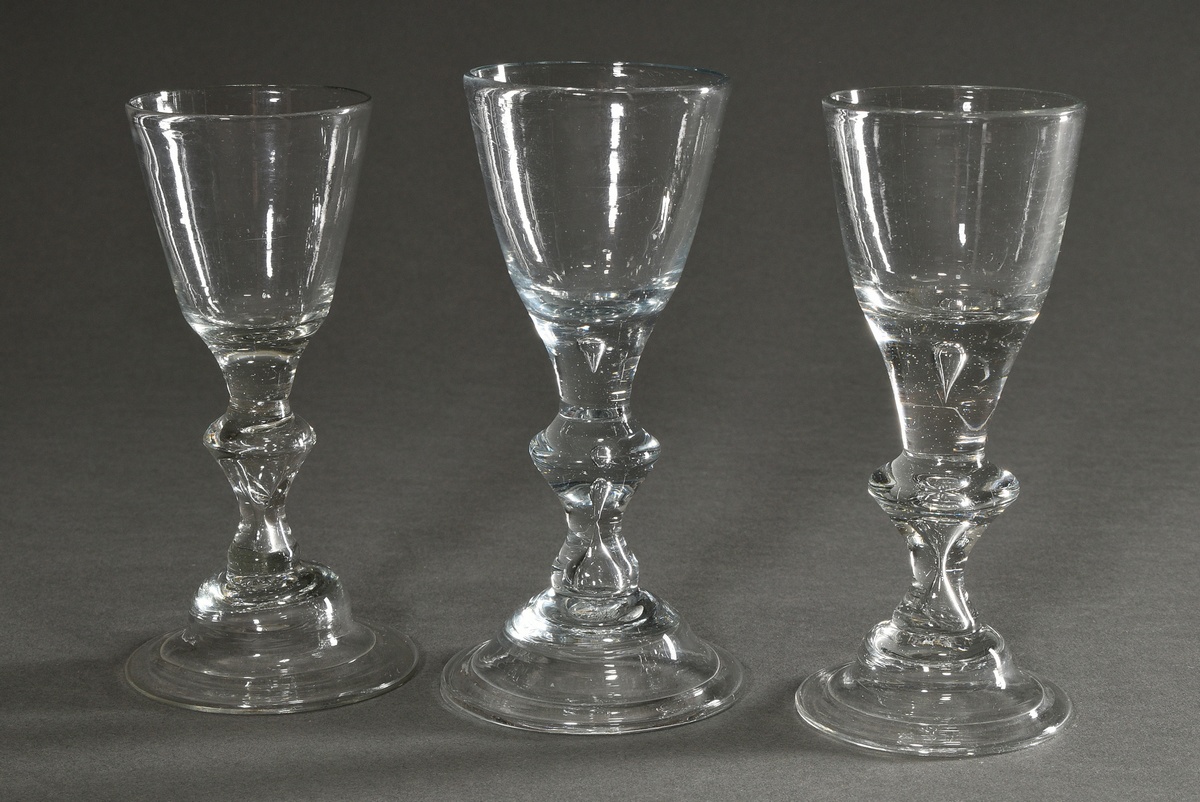 3 Baroque goblets in the Lauenstein style, colourless, slightly greyish glass, bell-shaped base wit - Image 2 of 4