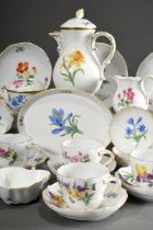 34 Teile Meissen Mokkaservice "Deutsche Blume", nach 1950, bestehend aus: 1 Mokkakanne (H. 17cm, Ro