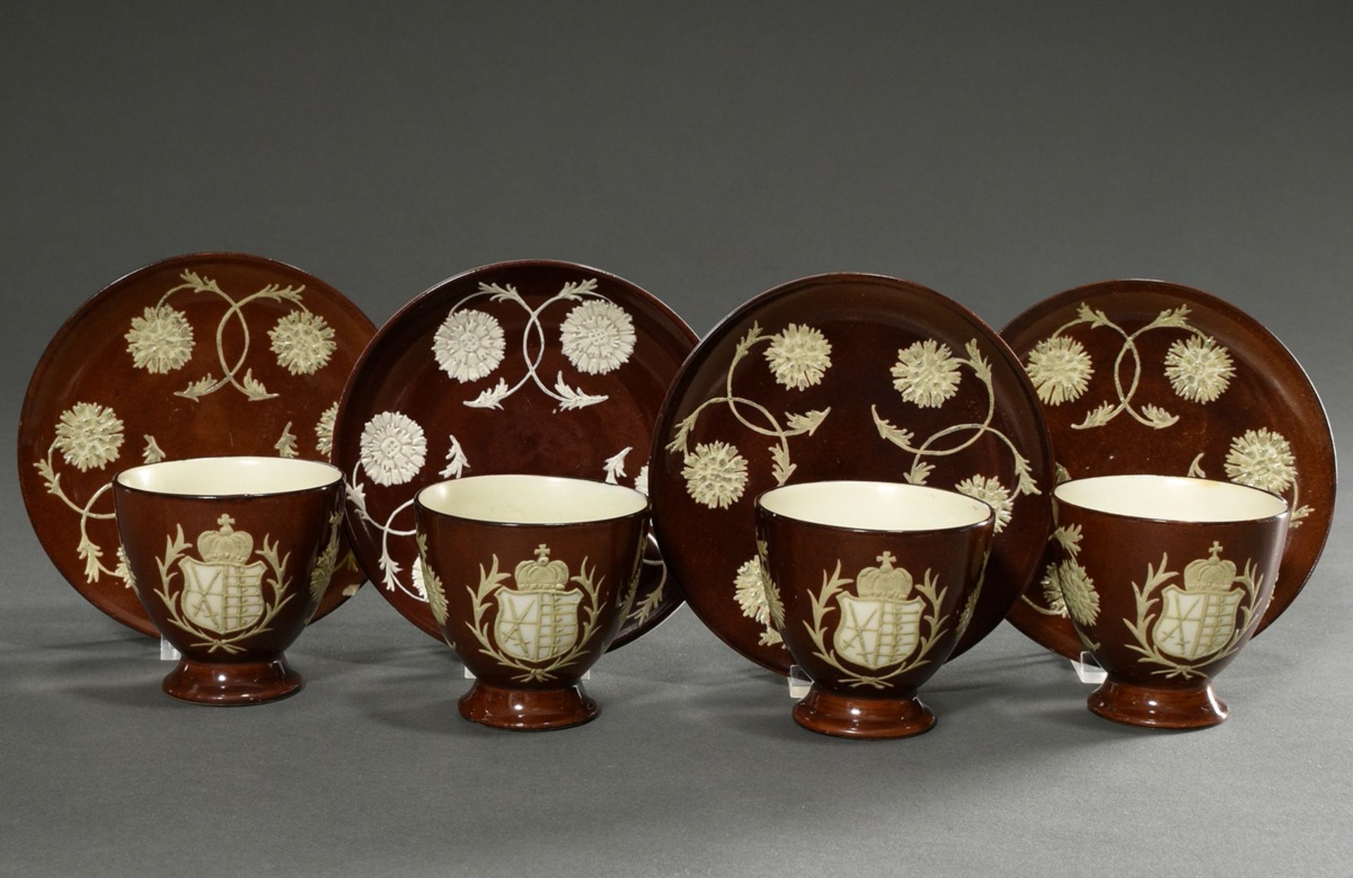 4 Rare Bunzlau bowls with plates and Saxon coat of arms, ovoid bowls over flared foot ring, frontal - Image 3 of 3