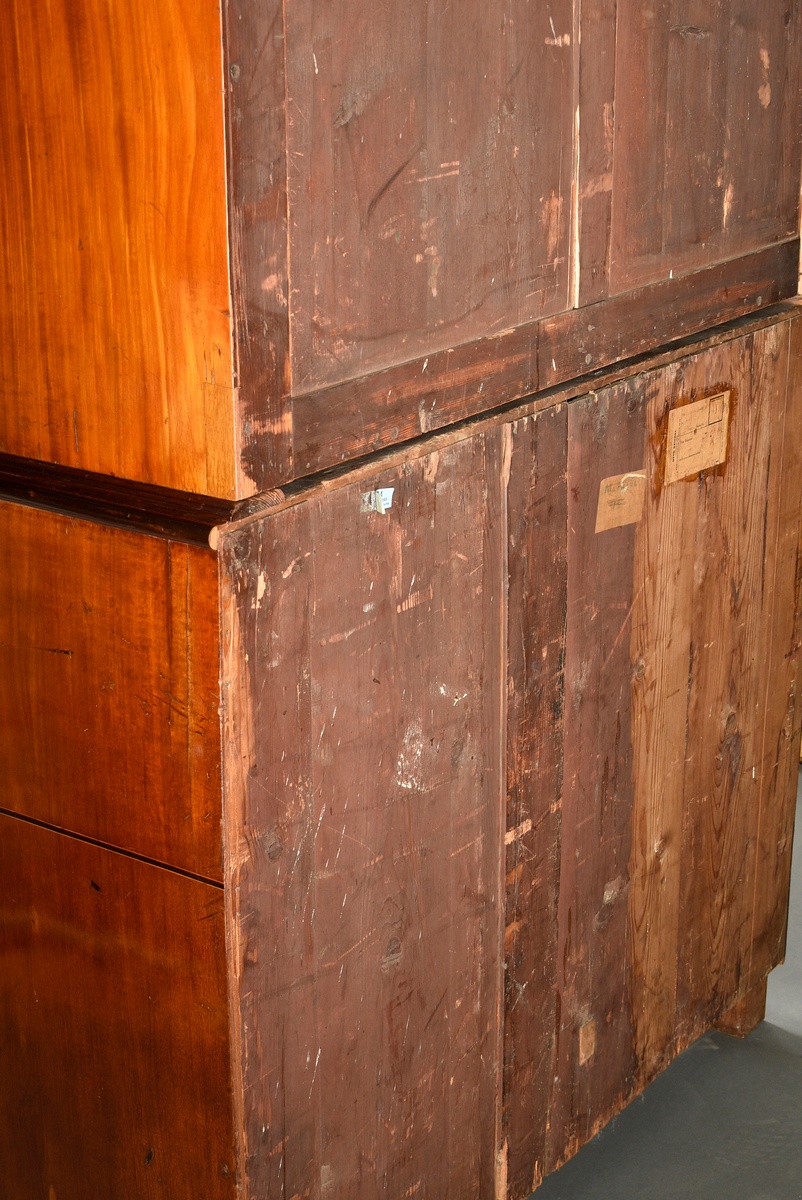 Top-mounted chest of drawers in austere façon with pointed arch bracing over green glass, upper dra - Image 12 of 13