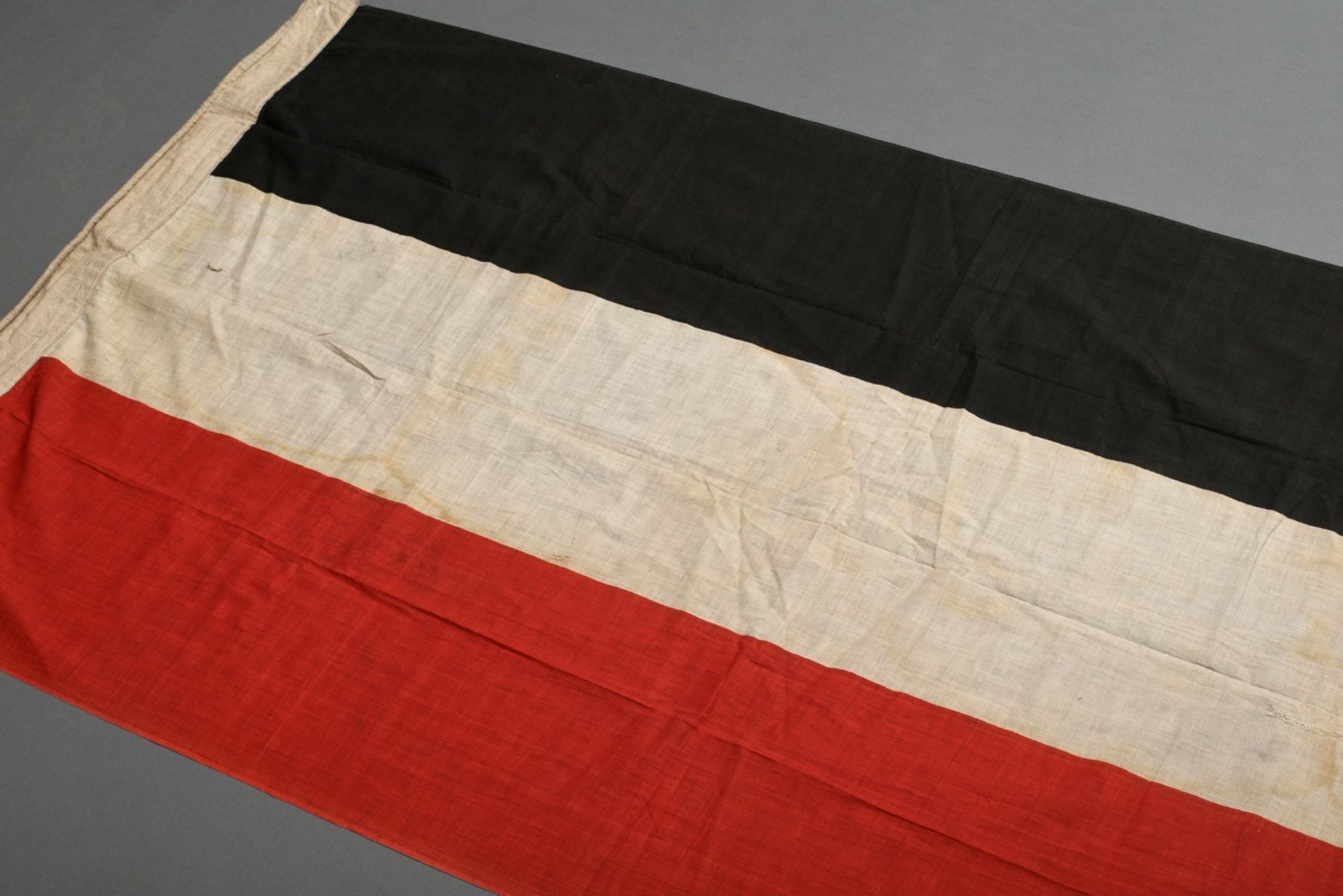 2 Diverse Flaggen: "Nationalflagge des Deutschen Reichs in der Kaiserzeit 1871-1918" sog. Reichsfla - Bild 8 aus 12