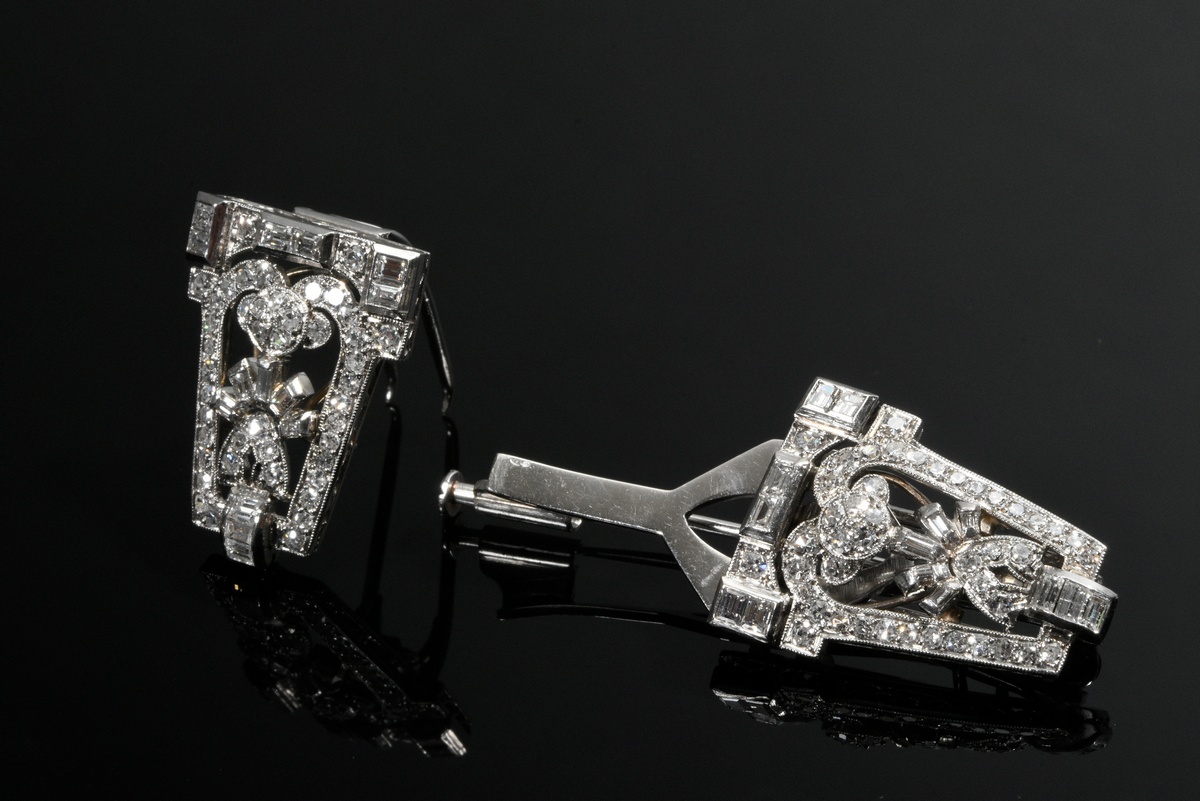 Art Deco platinum double clip pin with octagonal and baguette-cut diamonds (together approx. 4ct/VS - Image 3 of 4